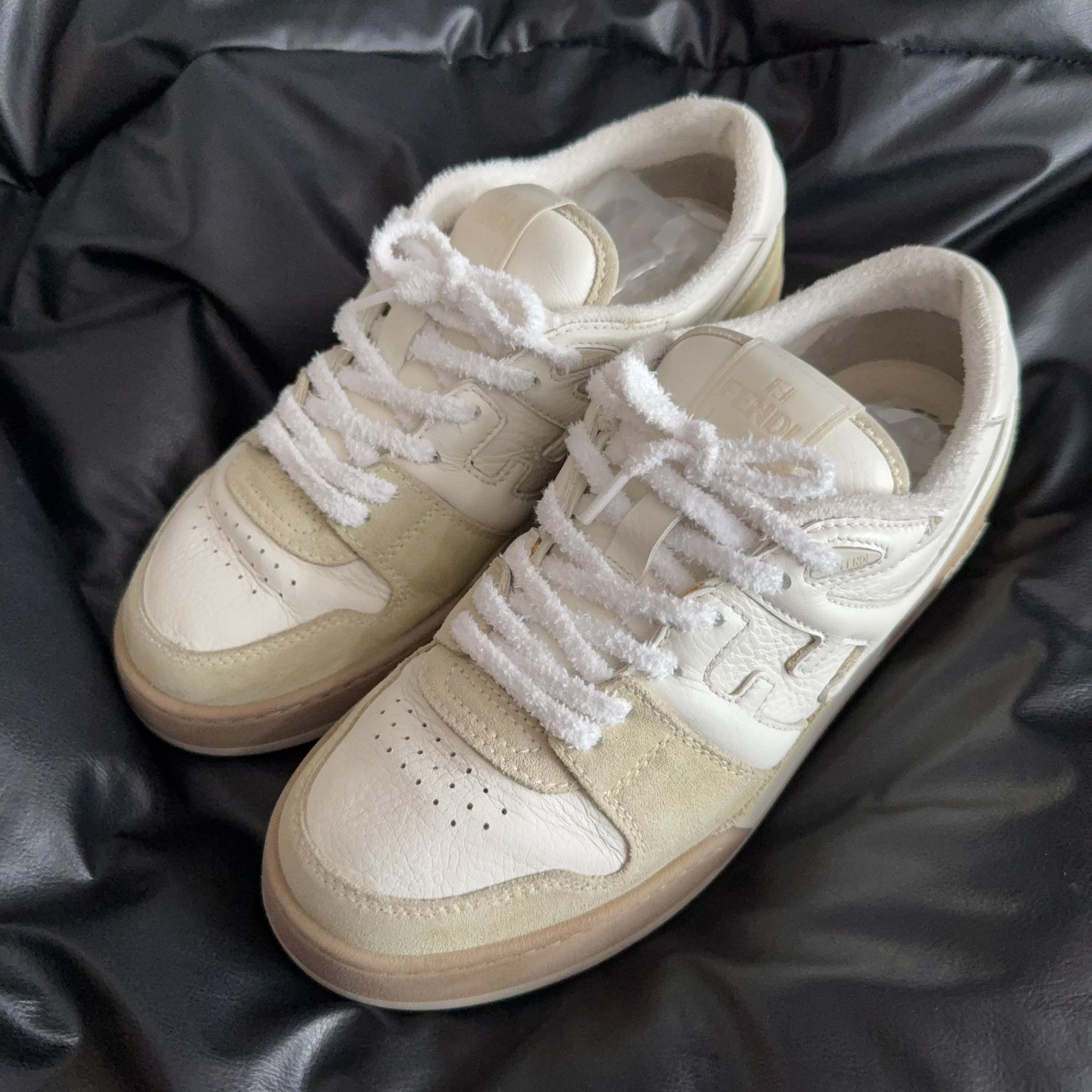 Fendi Fendi Lowtop Sneakers 42 Men Size US 9 / EU 42 - 1 Thumbnail