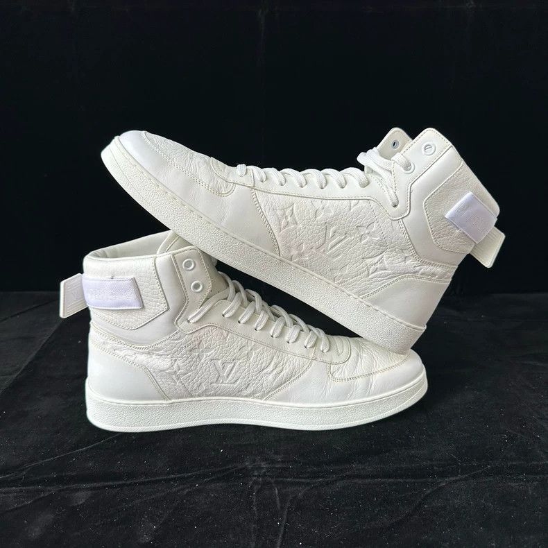 Louis Vuitton Louis Vuitton Pure white high-top board shoes Size US 9.5 / EU 42-43 - 4 Thumbnail