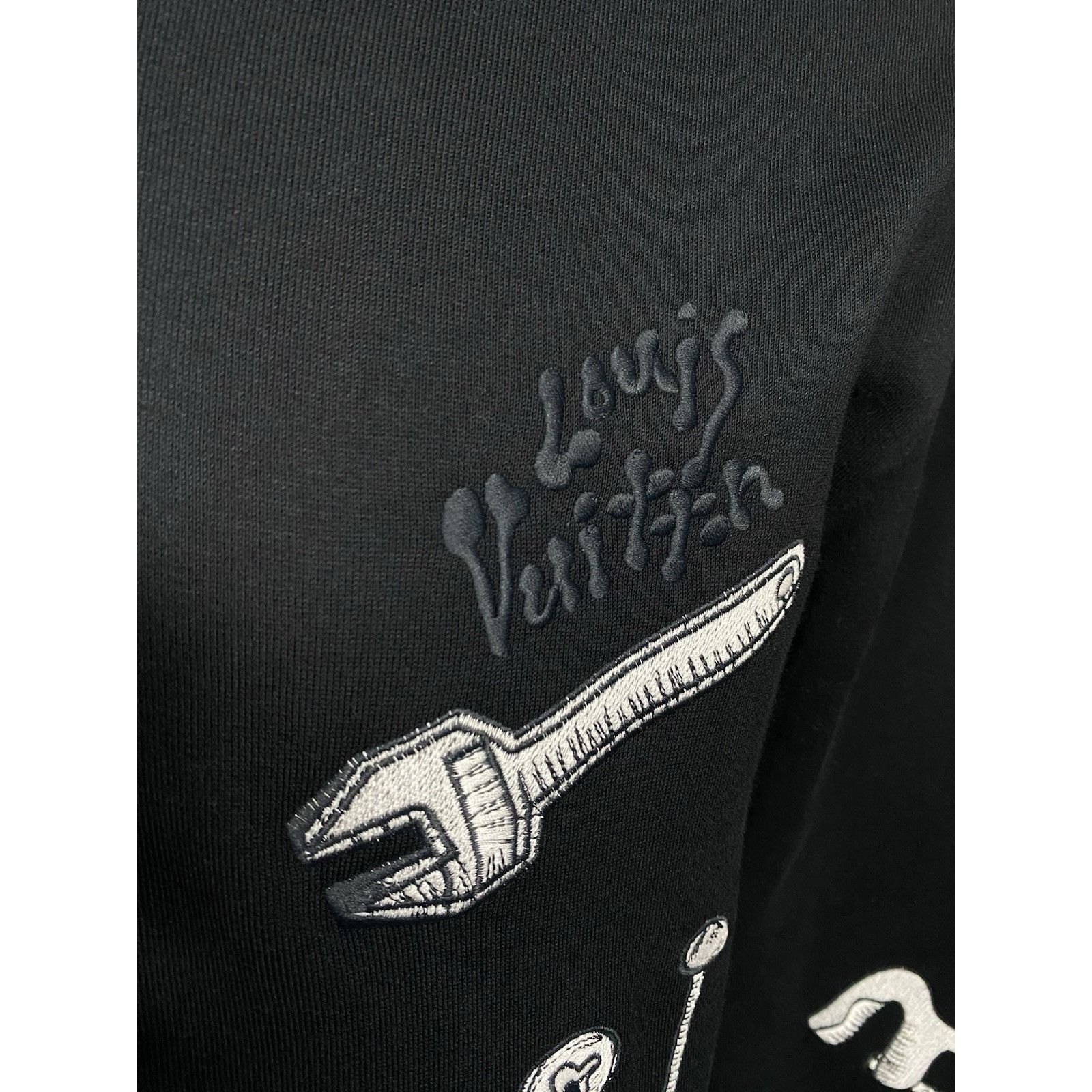 Louis Vuitton NWT Louis Vuitton Multi-Tools Embroidered Men's Black Hoodi Size US XXL / EU 58 / 5 - 8 Thumbnail