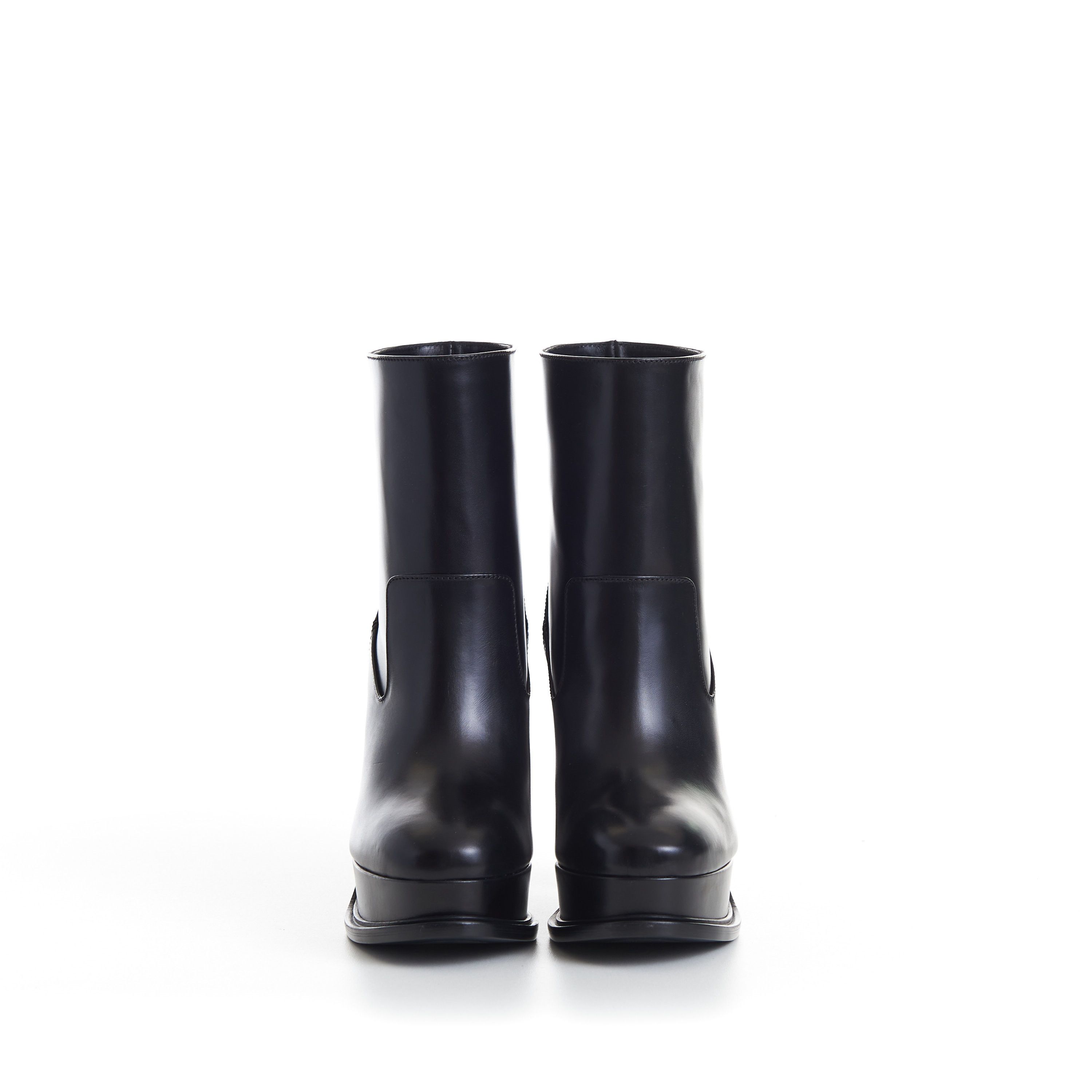 Alexander McQueen Black Leather Platform Ankle Boot - Pull Up, Round Toe Size US 9 / IT 39 - 3 Thumbnail