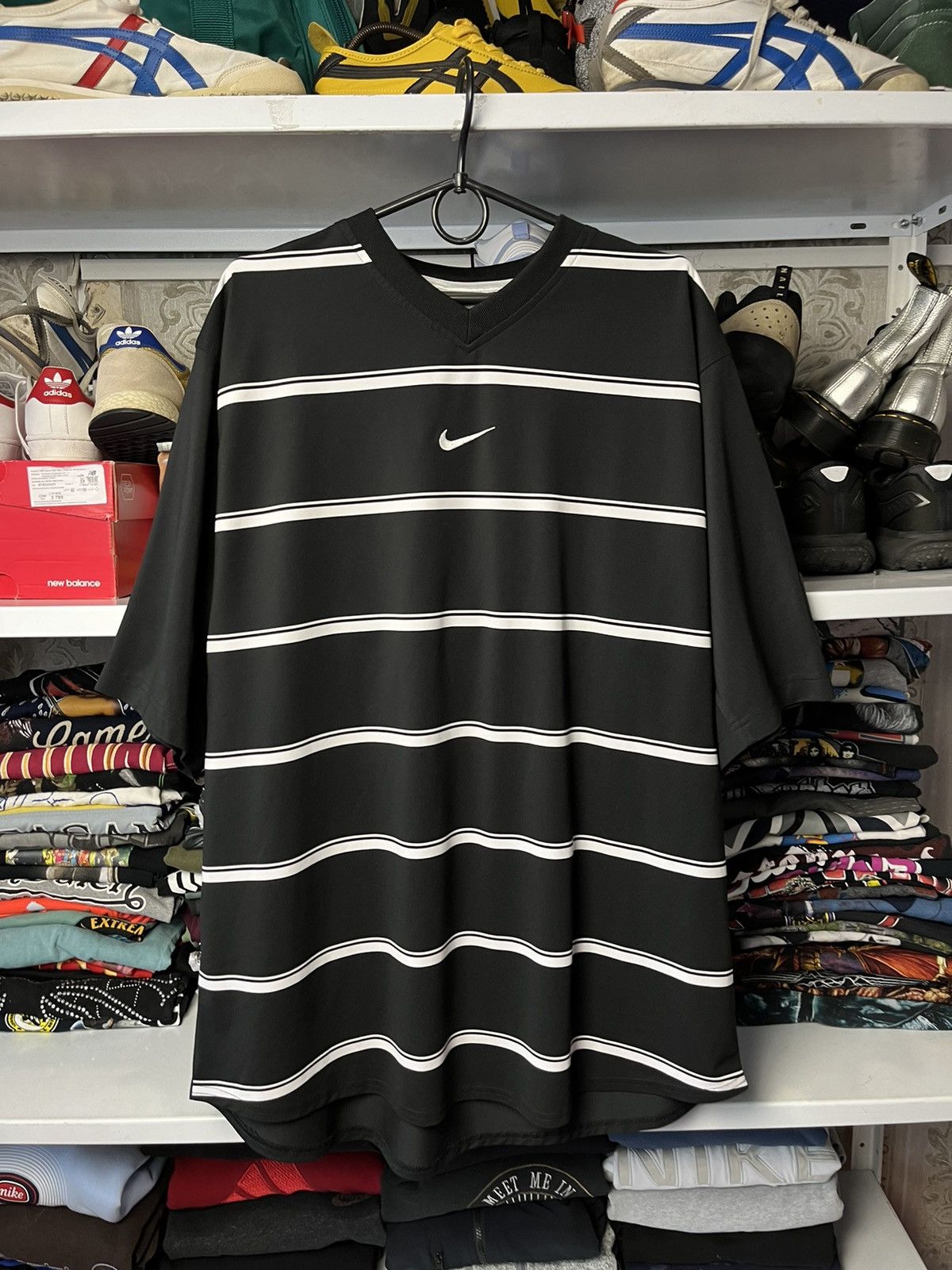 Nike Mens Vintage Nike T-Shirt centre swoosh Rare Size US XL / EU 56 / 4 - 3 Thumbnail