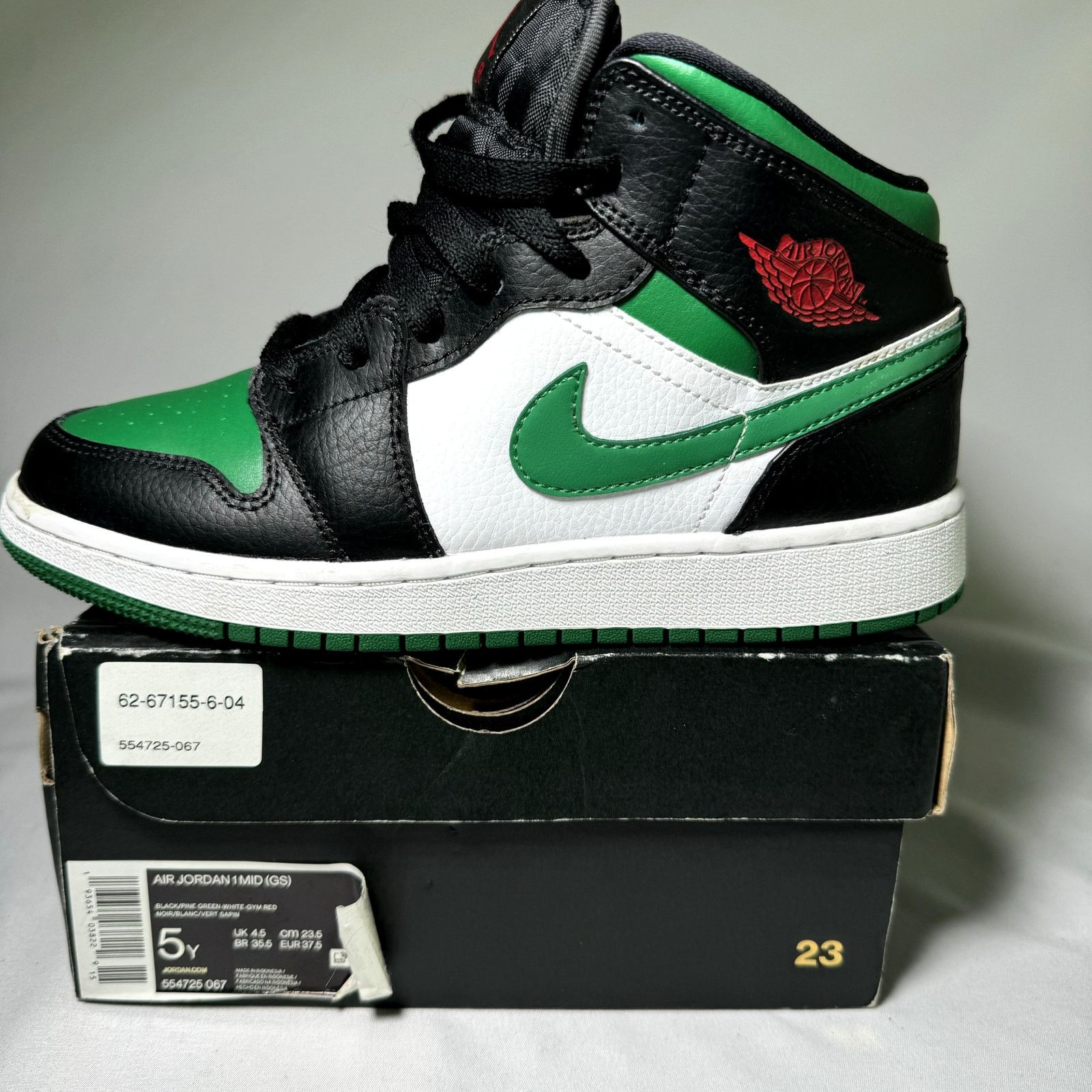 Jordan Brand × Nike Size 5 - Air Jordan 1 Mid GS Black Pine Green 2020 Shoes Size US 5 / EU 37 - 8 Thumbnail