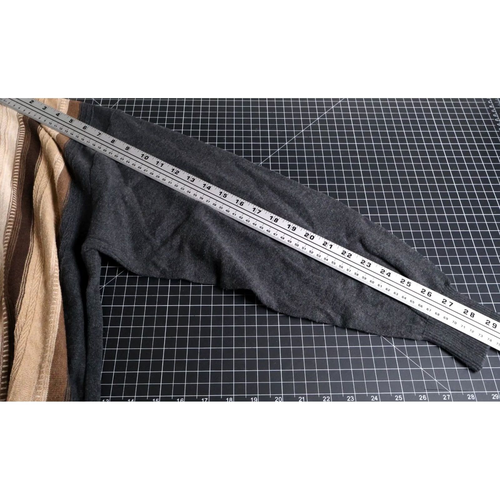 Vintage VINTAGE Tosani Sweater Men's 2XL Dark Gray Canada Striped Lightweight Knit Crew Neck Pullover Casual 90s Retro Geometric Pattern Mens Size US XXL / EU 58 / 5 - 7 Thumbnail