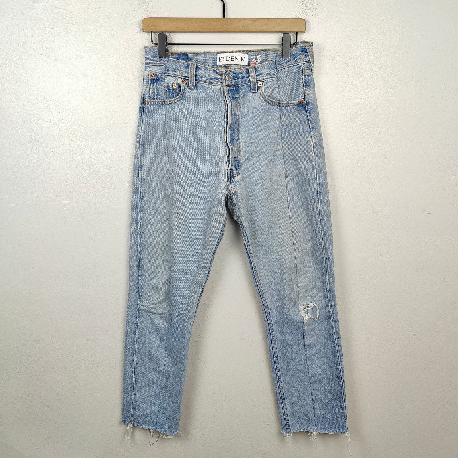 EB Denim EB Denim OG Reworked Levi's Womens 25 Light Wash Mid Rise Size 25" / US 0 / IT 36 - 1 Thumbnail