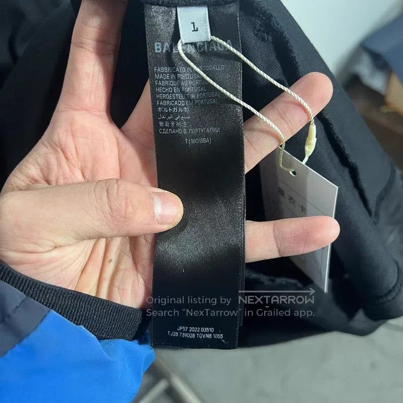 Balenciaga Balenciaga Bitcoin Short Sleeve Size US S / EU 44-46 / 1 - 4 Thumbnail