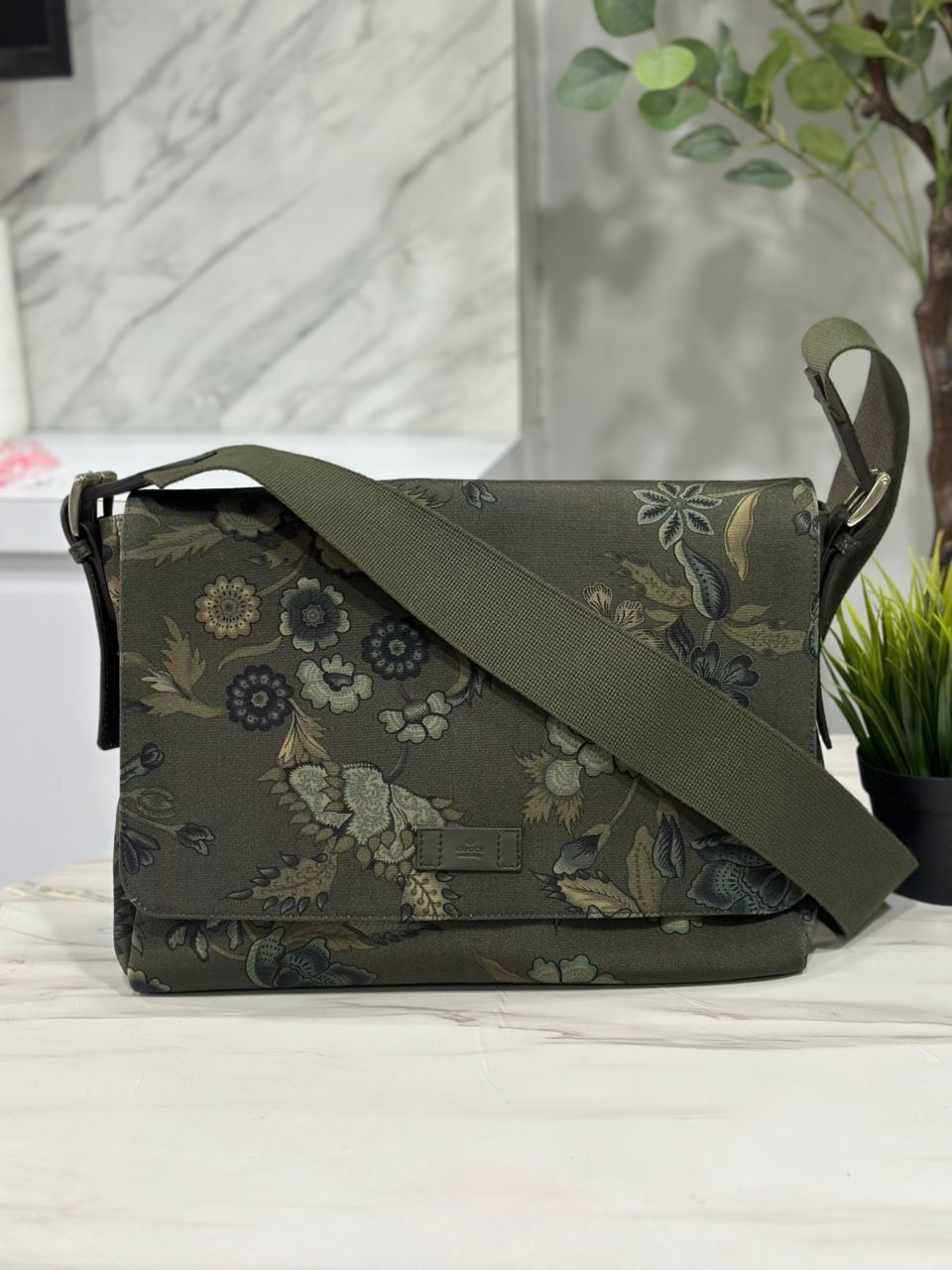 Gucci Authentic Gucci Green Canvas Shoulder Bag Size ONE SIZE - 10 Thumbnail