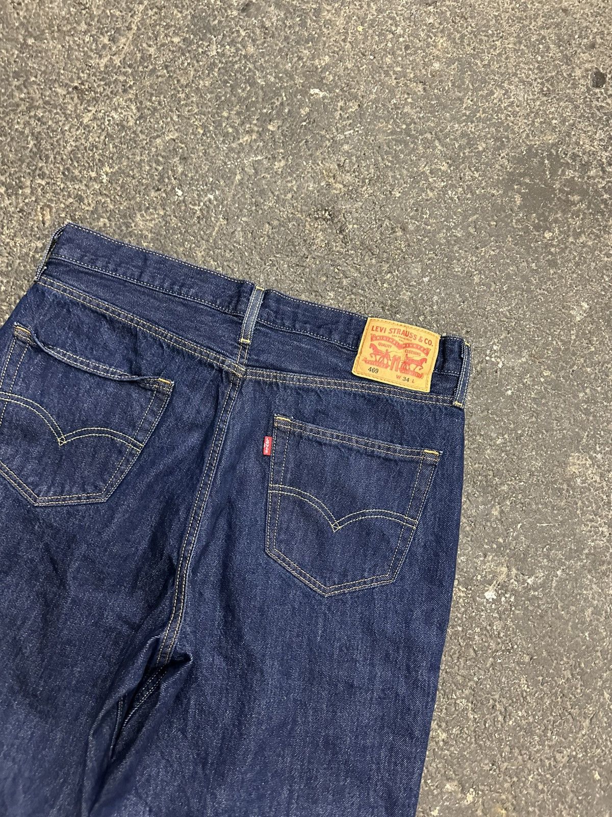 Levi's × Vintage Y2K Levi’s 569 jorts Size US 34 / EU 50 - 2 Thumbnail