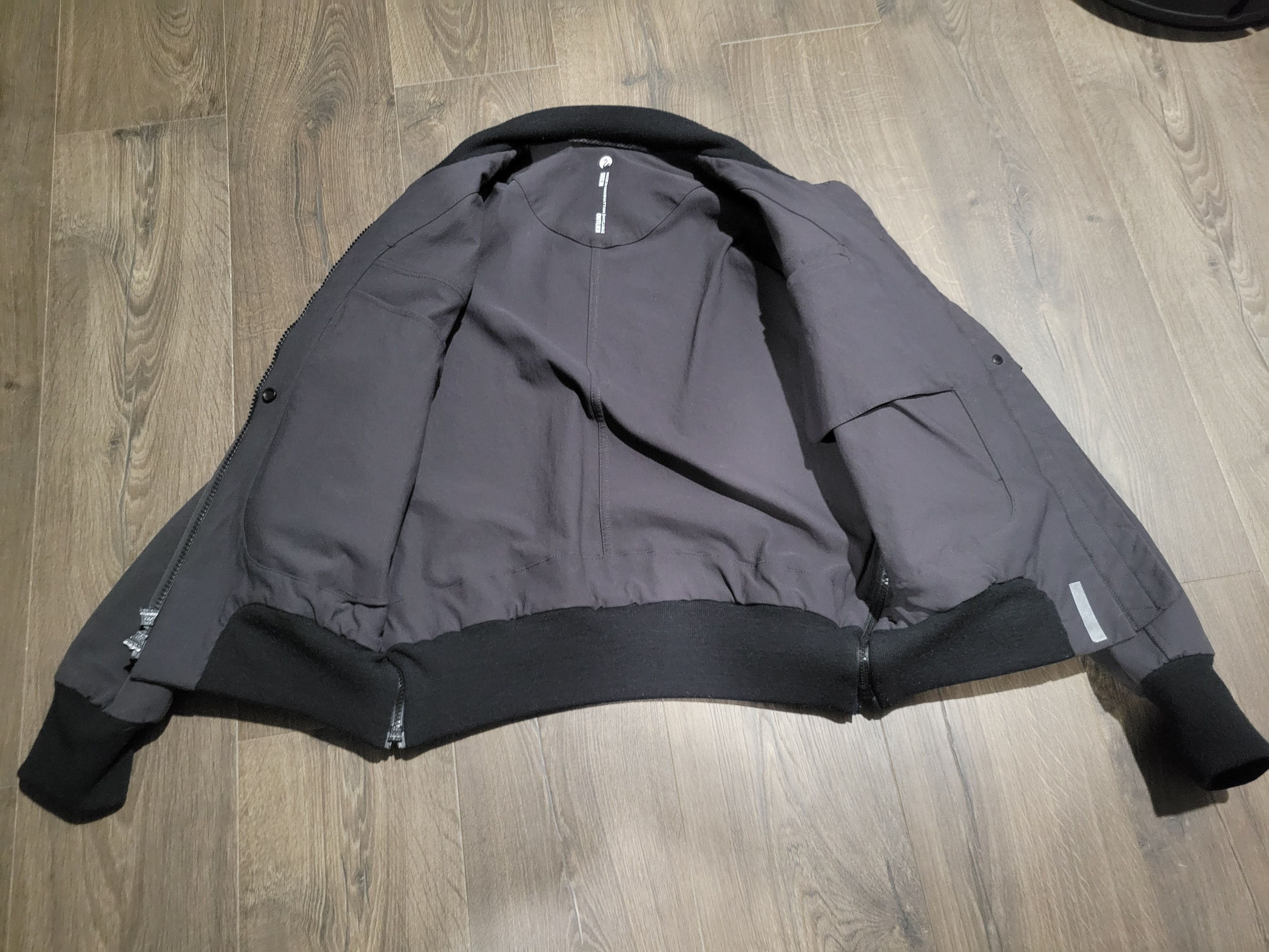 Outlier Bombtwill Bombshell Size US M / EU 48-50 / 2 - 4 Thumbnail
