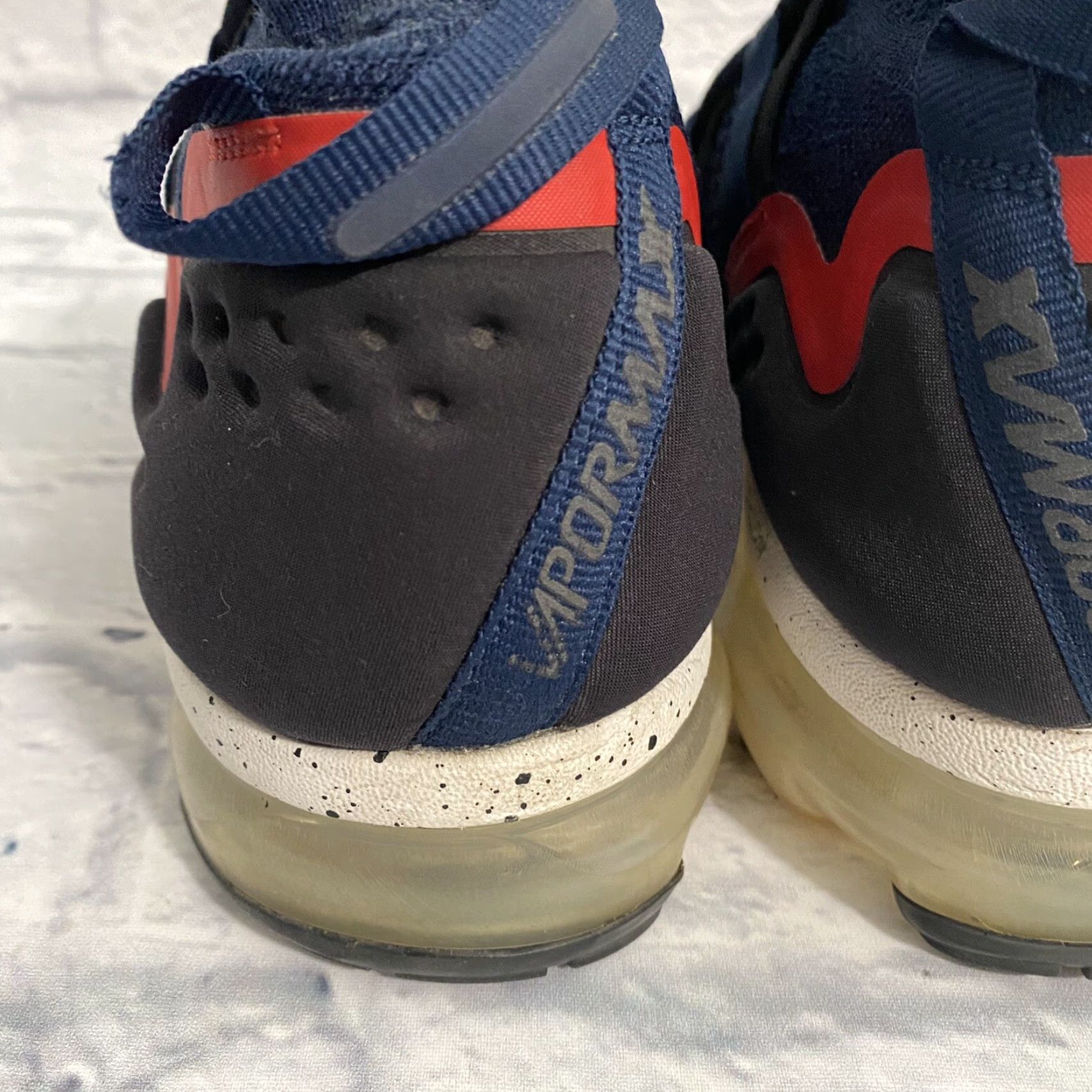Nike Nike Air VaporMax Flyknit Utility Mens Size 9 College Navy White Red Sneaker Size US 8 / EU 41 - 6 Thumbnail