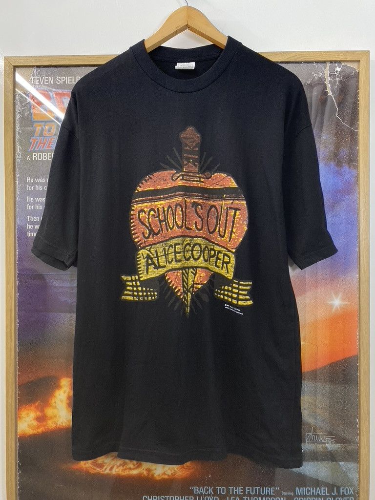 Band Tees × Brockum × Vintage 1991 Vintage Alice Cooper Schools Out Heart Dagger T Shirt Size US L / EU 52-54 / 3 - 1 Thumbnail