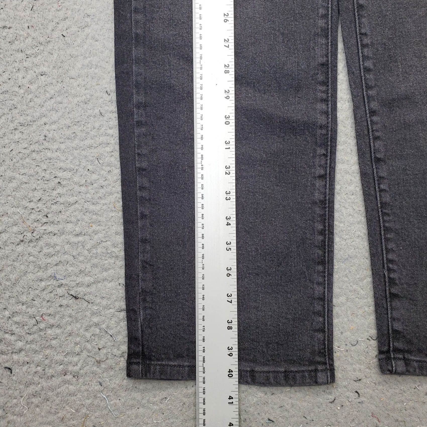 Gloria Vanderbilt Gloria Vanderbilt Jeans Women’s 4 Black Denim Stretch Straight Leg Streetwear Jeans Shirt? Size 27" / US 4 / IT 40 - 4 Thumbnail