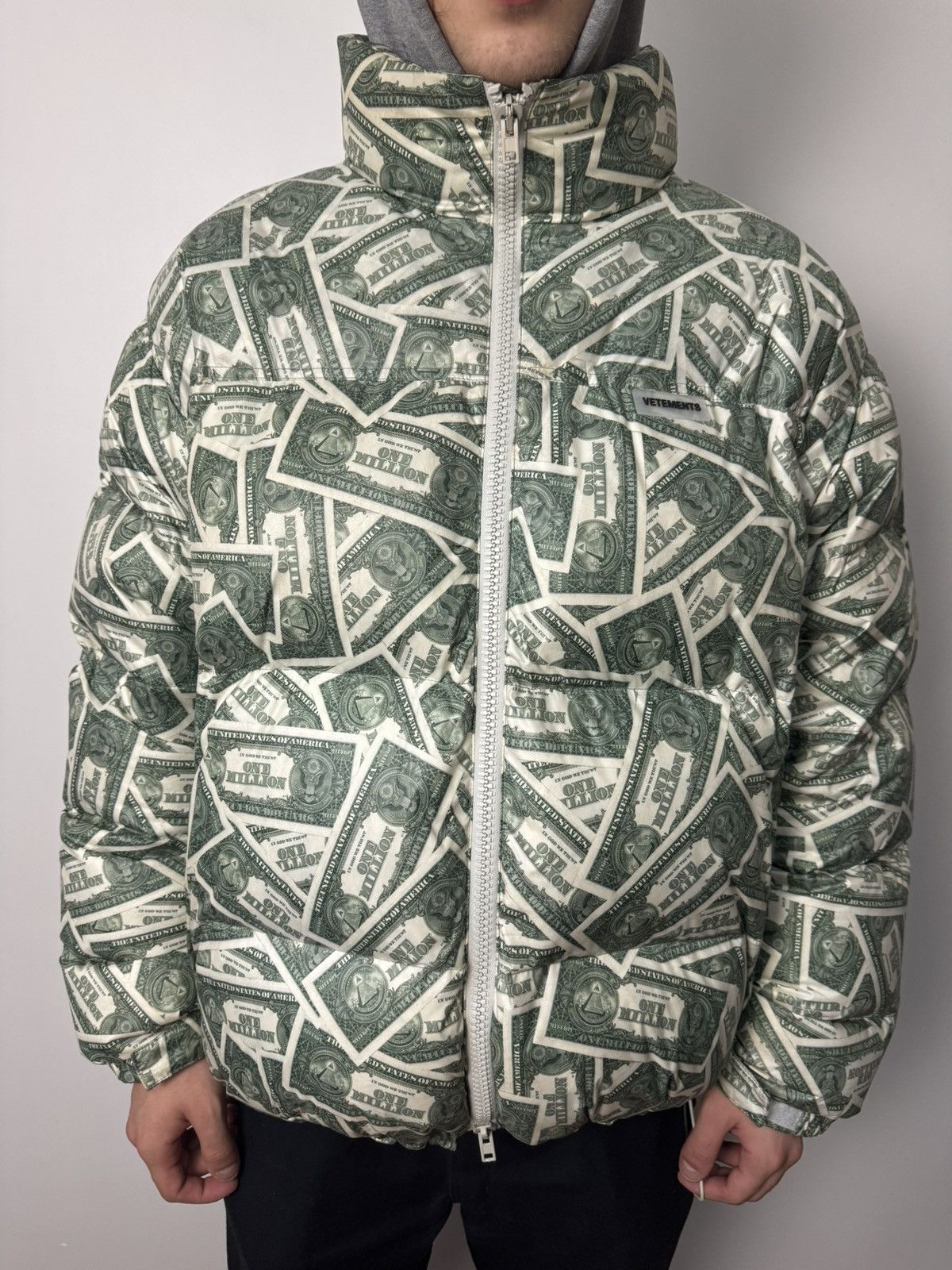 Vetements Vetements Million Dollar Print Down Puffer Jacket Luxury Size US S / EU 44-46 / 1 - 3 Thumbnail