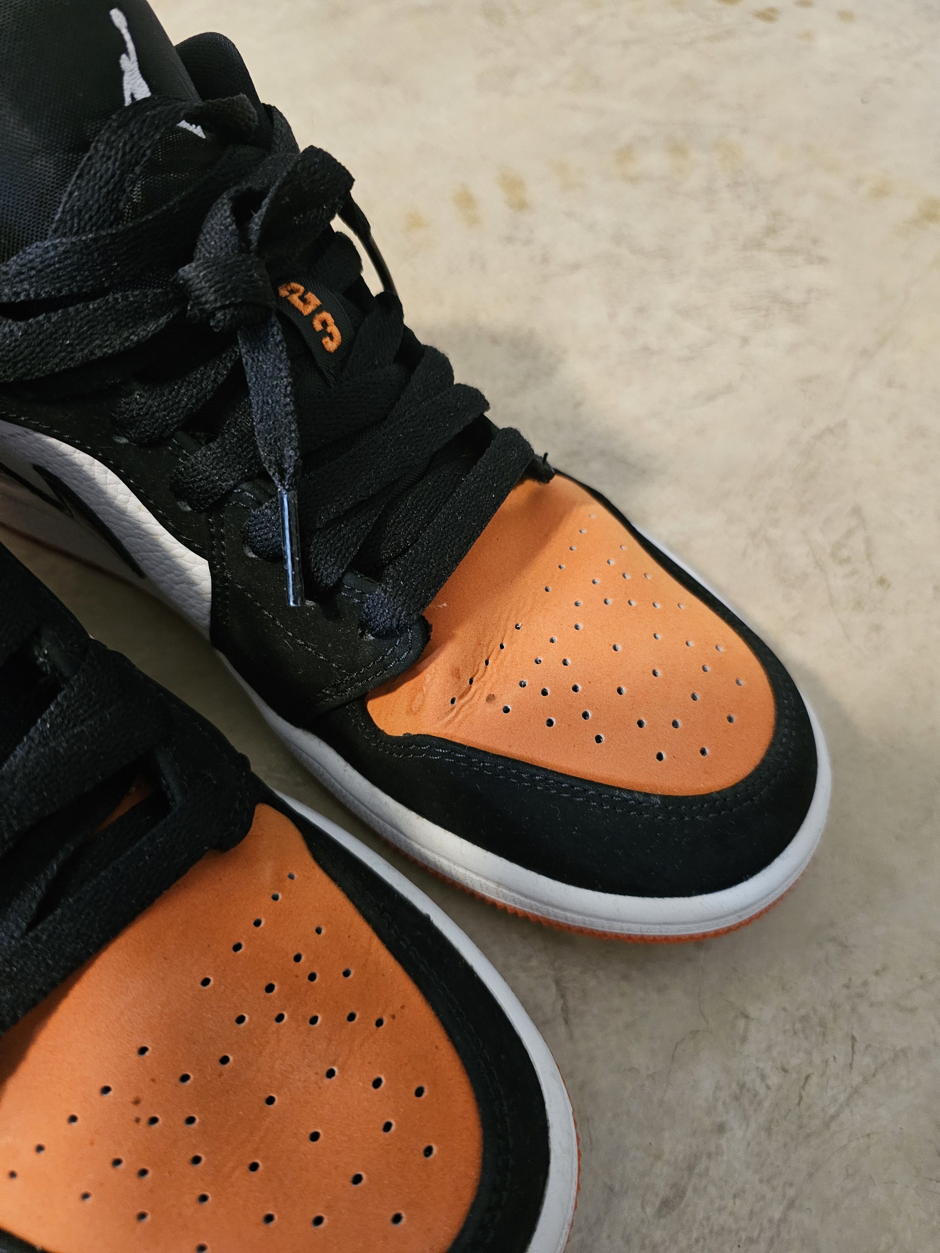 Jordan Brand Jordan 1 low shattered backboard Size US 8 / EU 41 - 8 Thumbnail