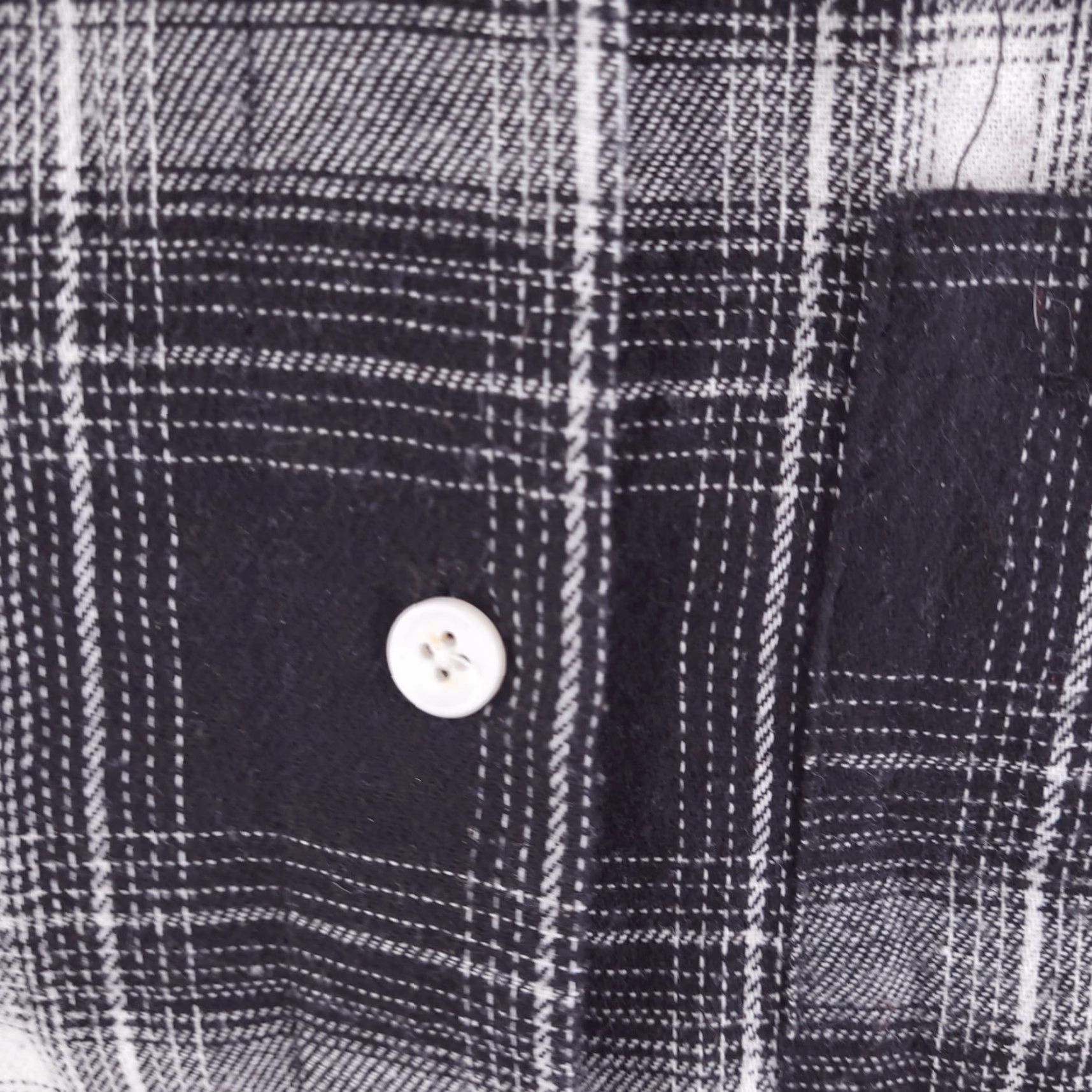 Shein Shein Shirt Womens L Flannel Black White Long Sleeve Button-Up Plaid Cropped Colorful Womens Large Button-Up Shirts - Mens, Womens Size L / US 10 / IT 46 - 3 Thumbnail