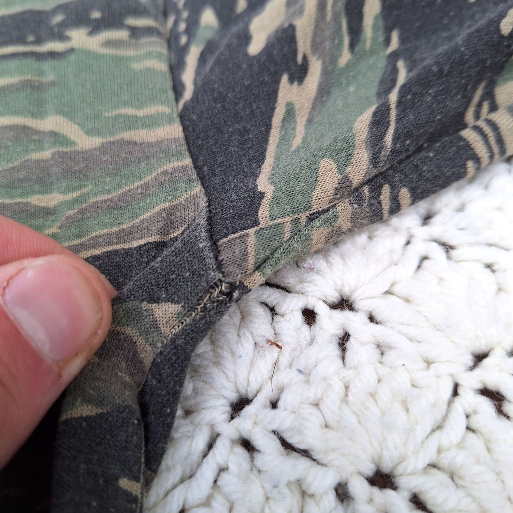 VINTAGE Tiger Stripe Mens Military Vietnam Camo Long Sleeve Graphic T-Shirt - Large
