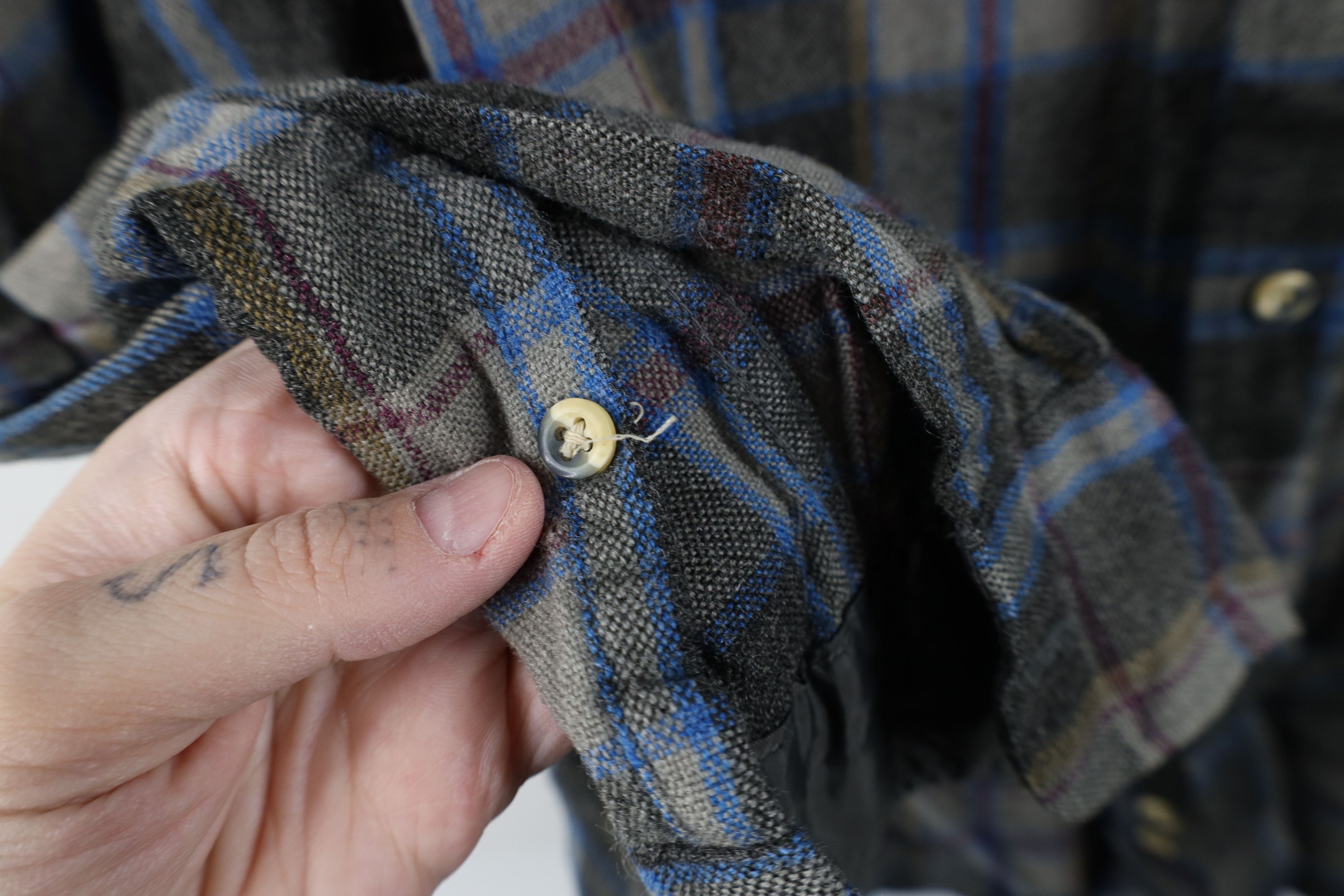 Vintage Vintage 70s 80s Streetwear Knit Single Needle Button Shirt Size US L / EU 52-54 / 3 - 5 Thumbnail