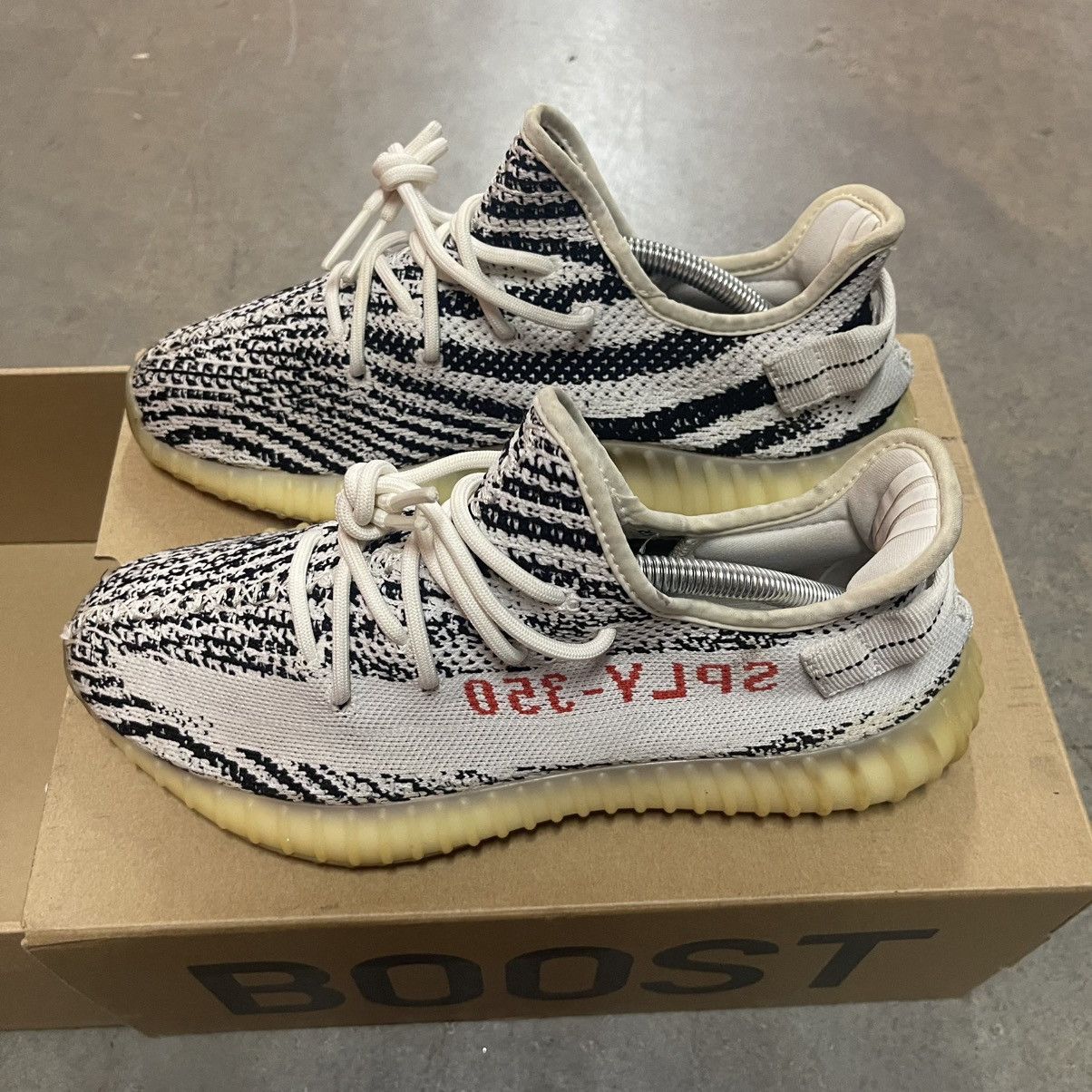 Other Yeezy 350 zebra size 9 Size US 9 / EU 42 - 1 Thumbnail