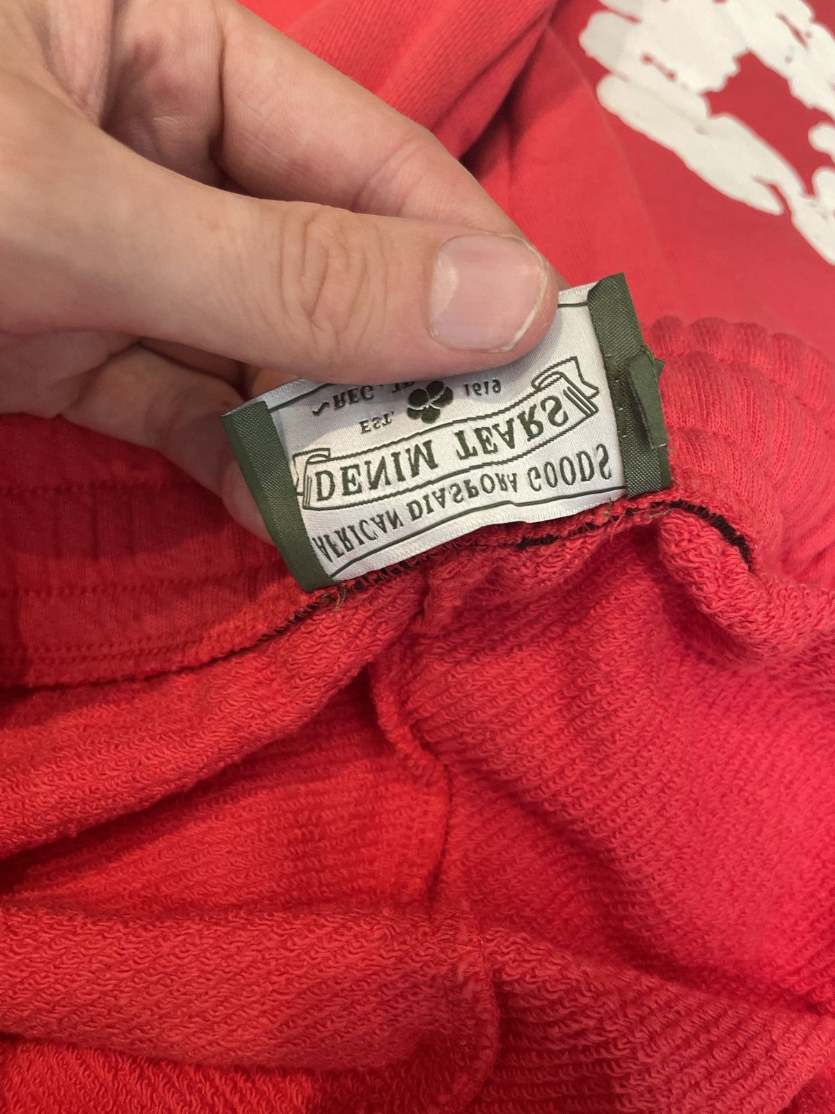 DENIM TEARS Denim Tears Cotton Wreath Sweatpants Red Size US 30 / EU 46 - 3 Thumbnail