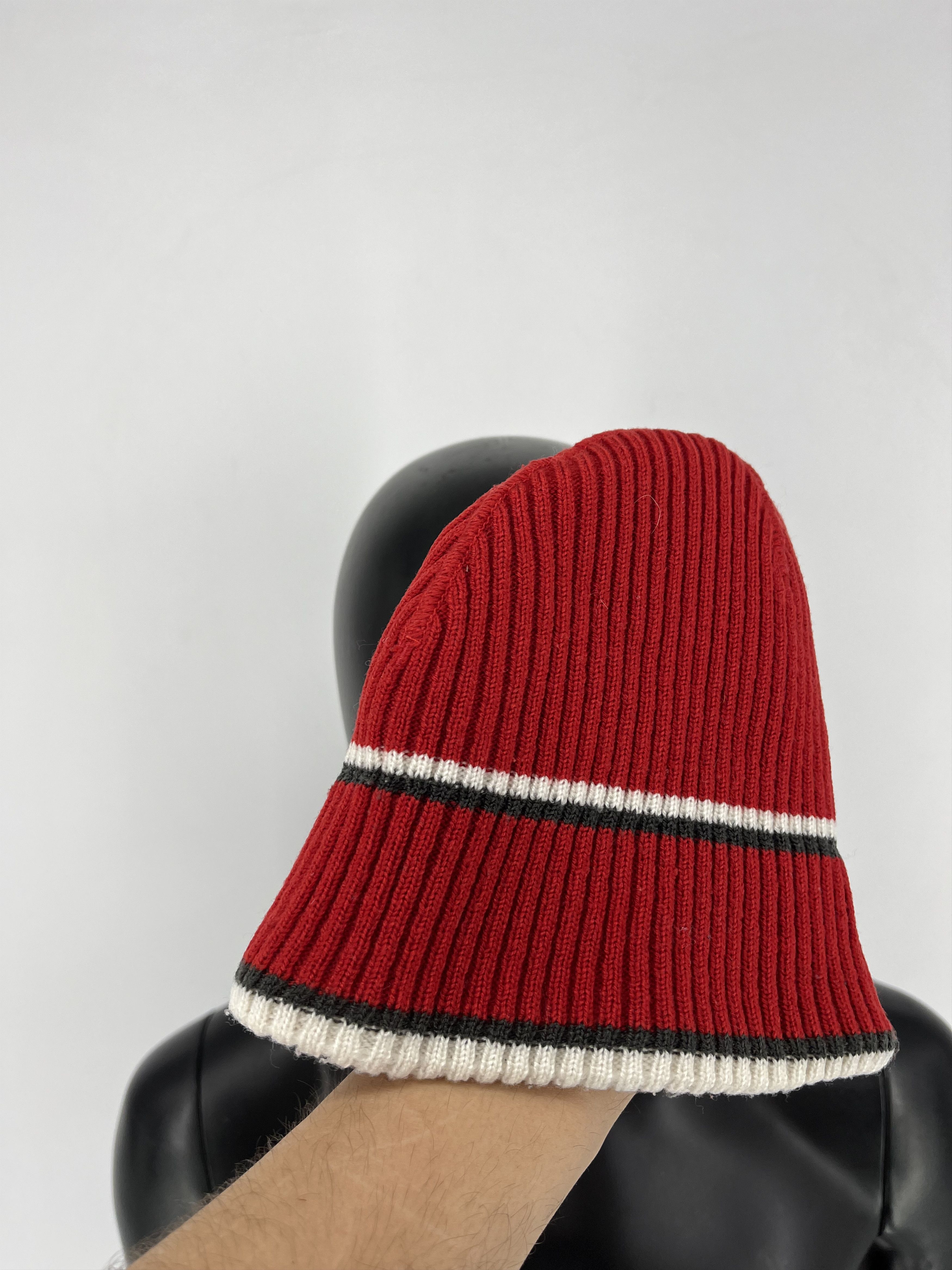 Reebok Vintage Reebok Big Logo Beanie Hat Streetwear Straight Hat Size ONE SIZE - 4 Thumbnail