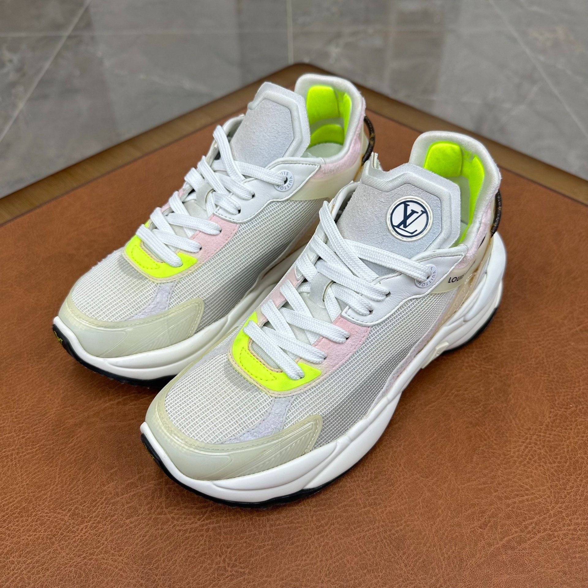Louis Vuitton Louis Vuitton Leather Gray Lowtop Sneakers it_36 Women Size US 6 / IT 36 - 1 Thumbnail