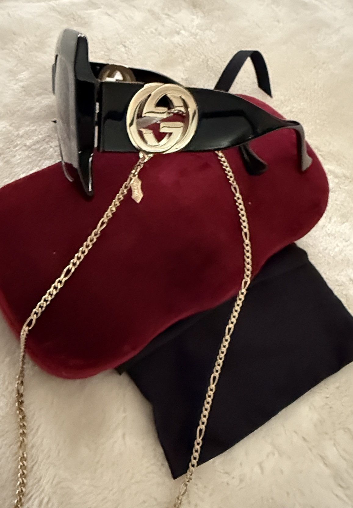 Gucci Gucci Black Sunglasses with Gold Chain Accent Size ONE SIZE - 5 Thumbnail