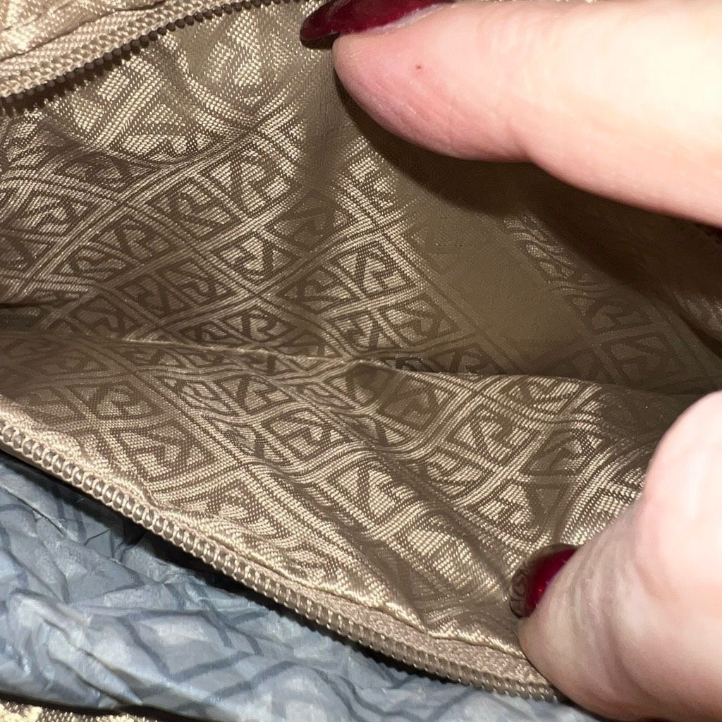 Relic Relic Takeaway Scalloped Wristlet Size ONE SIZE - 8 Thumbnail