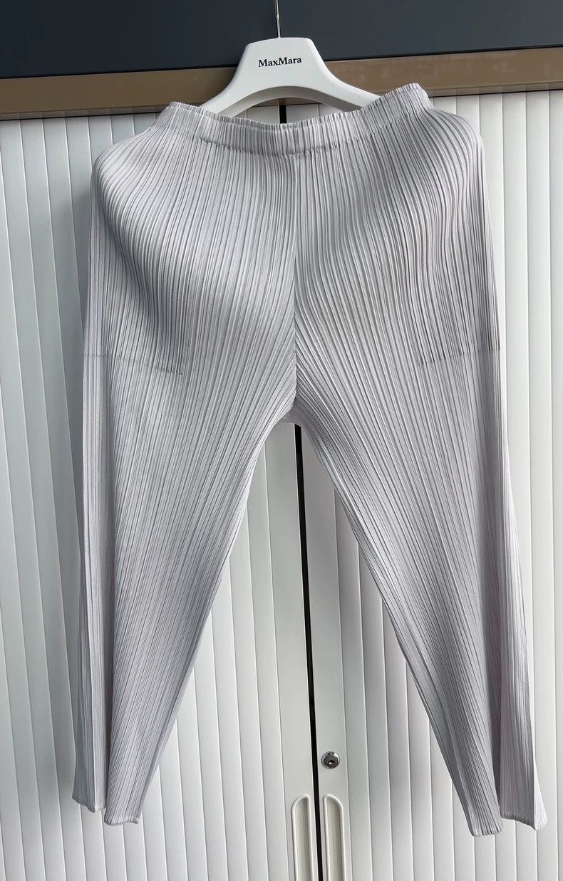 Issey Miyake issey miyake size:2 Light grey pleated pants Size 42" / US 20 - 3 Thumbnail