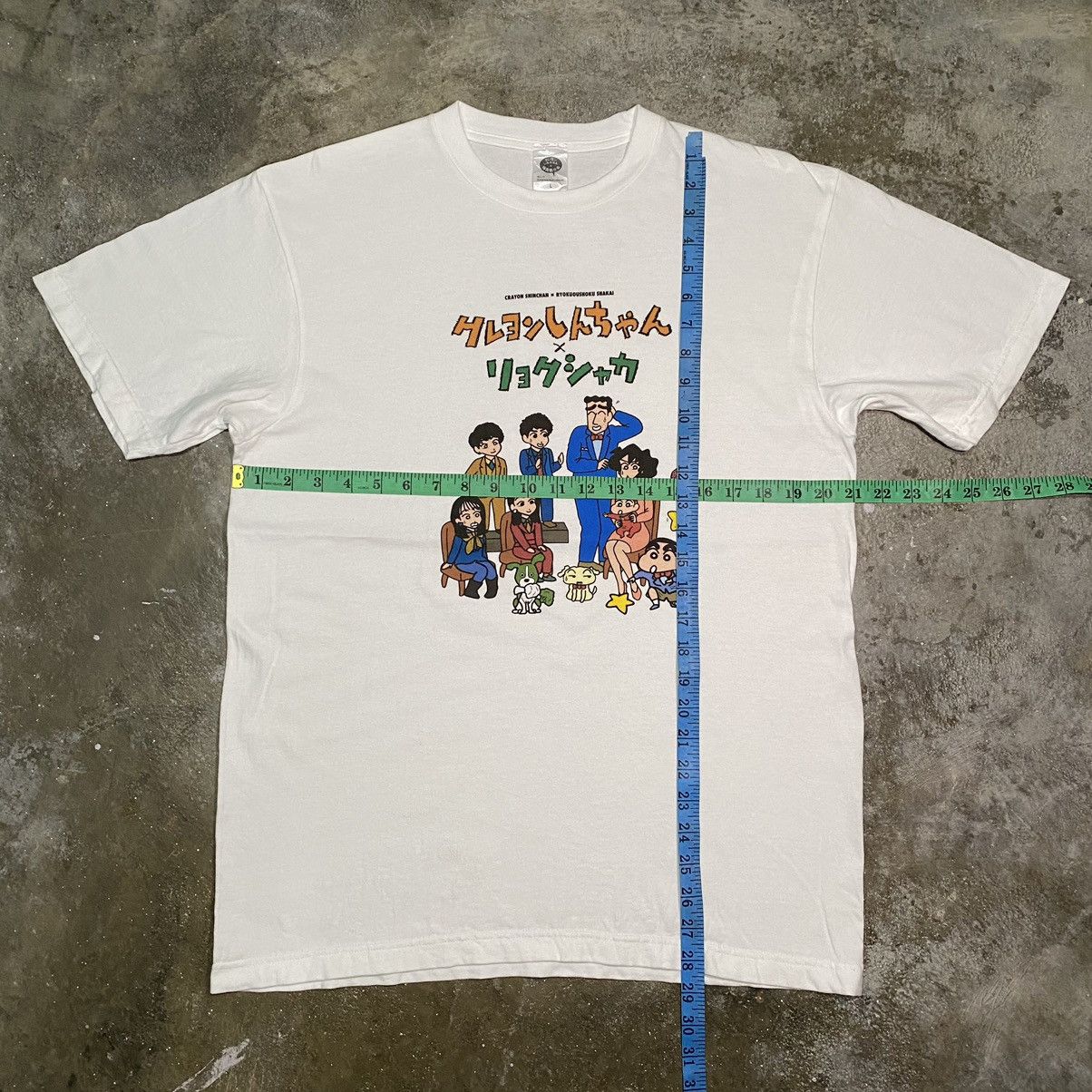 Band Tees CRAYON SHIN CHAN x RYOKUOUSHOKU SHAKAI ANIME T SHIRT Size US L / EU 52-54 / 3 - 11 Thumbnail