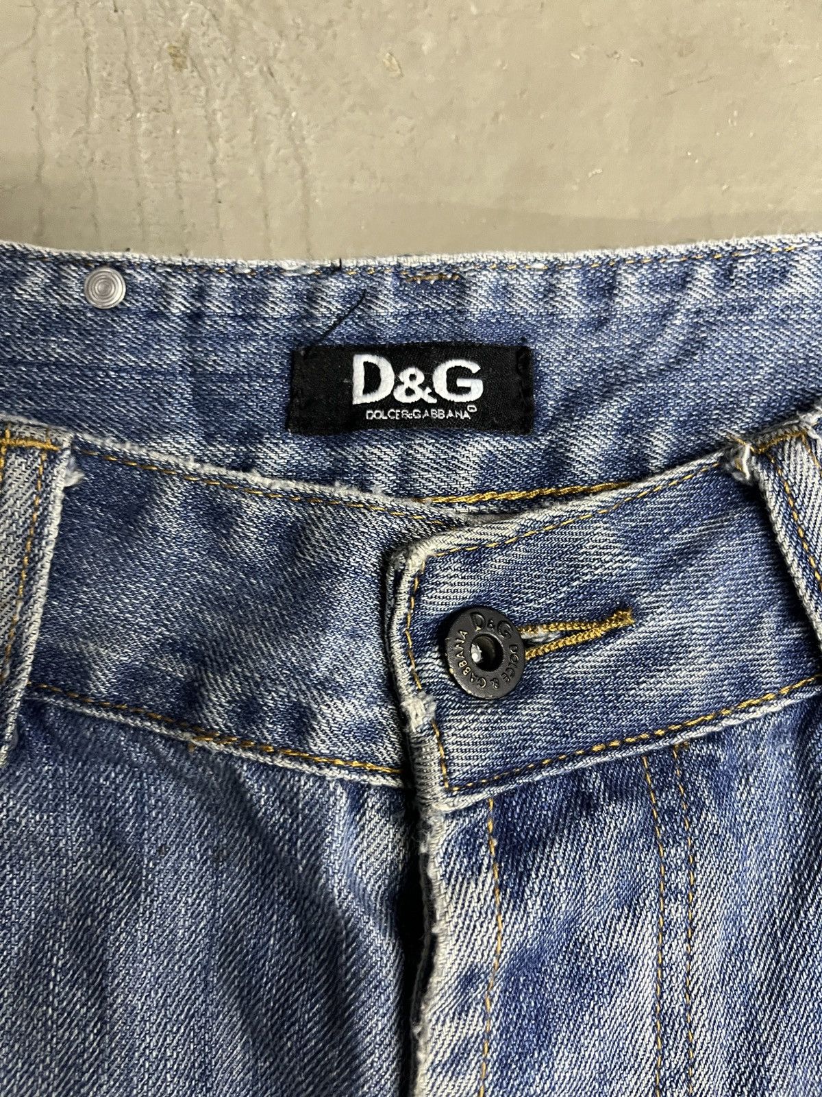 Dolce & Gabbana Vintage Dolce Gabbana Distressed DG Logo Denim Jeans Baggy Size US 32 / EU 48 - 8 Thumbnail