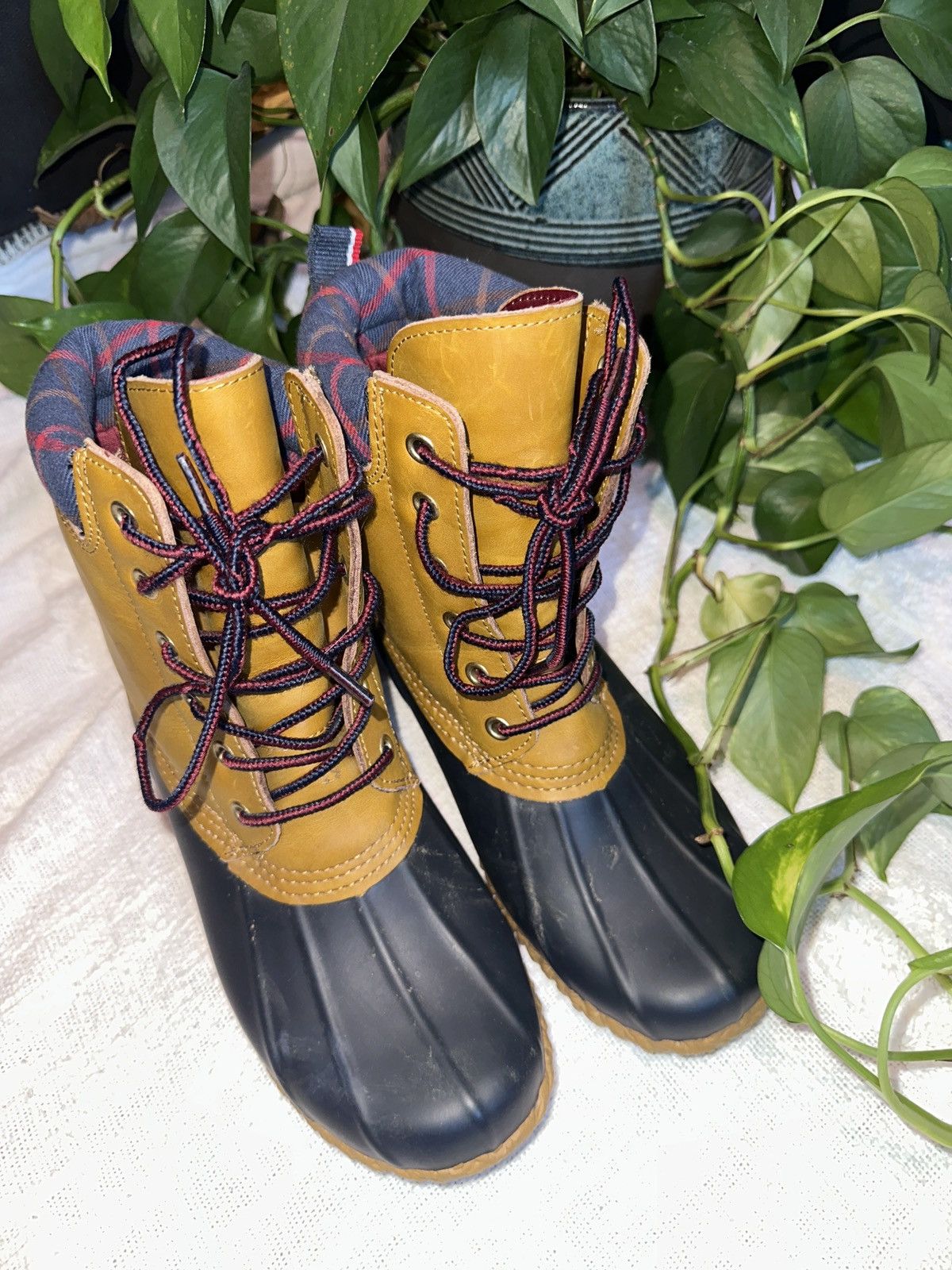Tommy Hilfiger Tommy Hilfiger Duck Boots Size US 6 / IT 36 - 5 Thumbnail