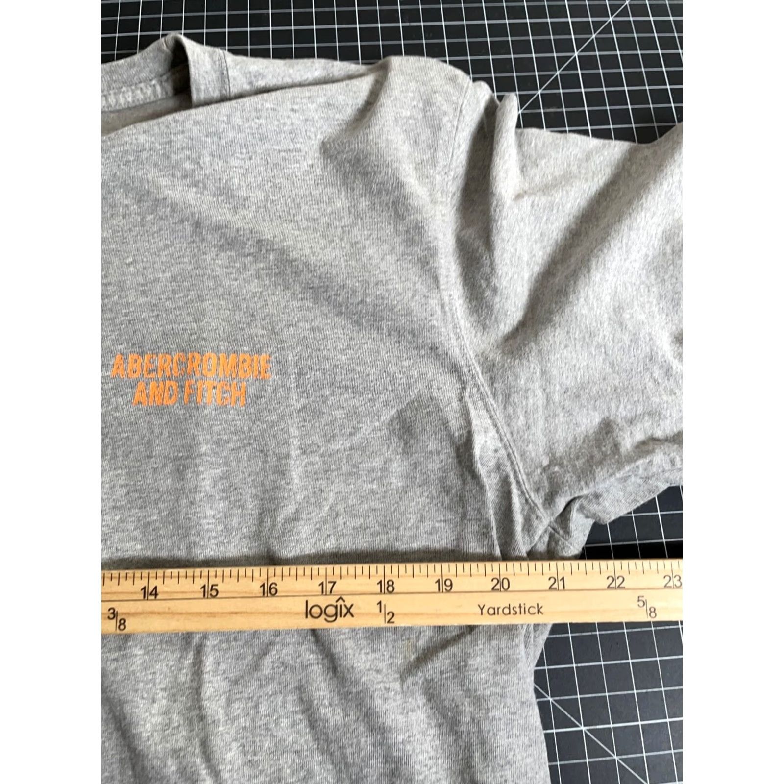 Abercrombie & Fitch Abercrombie & Fitch T-Shirt Men Large Gray Embroidered Cross Outdoor Goods Tag Vintage Size US L / EU 52-54 / 3 - 5 Thumbnail