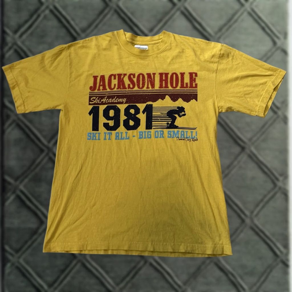 Vintage Diamond Cross Ranch Jackson Hole Ski Club Shirt Large Men Crew Neck Short Sleeve Yellow Graphic Print Vintage No Size US L / EU 52-54 / 3 - 1 Thumbnail