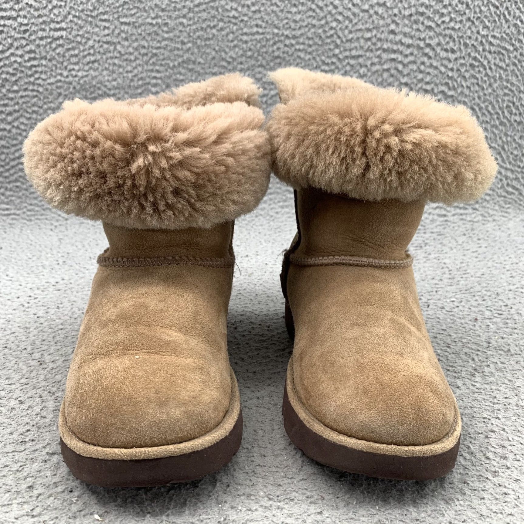 Ugg UGG Boots Women's 5 Beige Ankle Suede Leather Shearling Lined Winter Chic Size US 5 / IT 35 - 2 Thumbnail