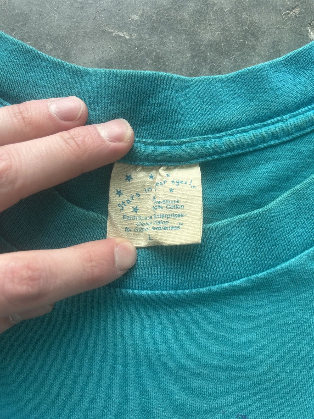 Vintage Vintage 80s Good Planets Are Hard To Find Graphic Tee Size US M / EU 48-50 / 2 - 7 Thumbnail