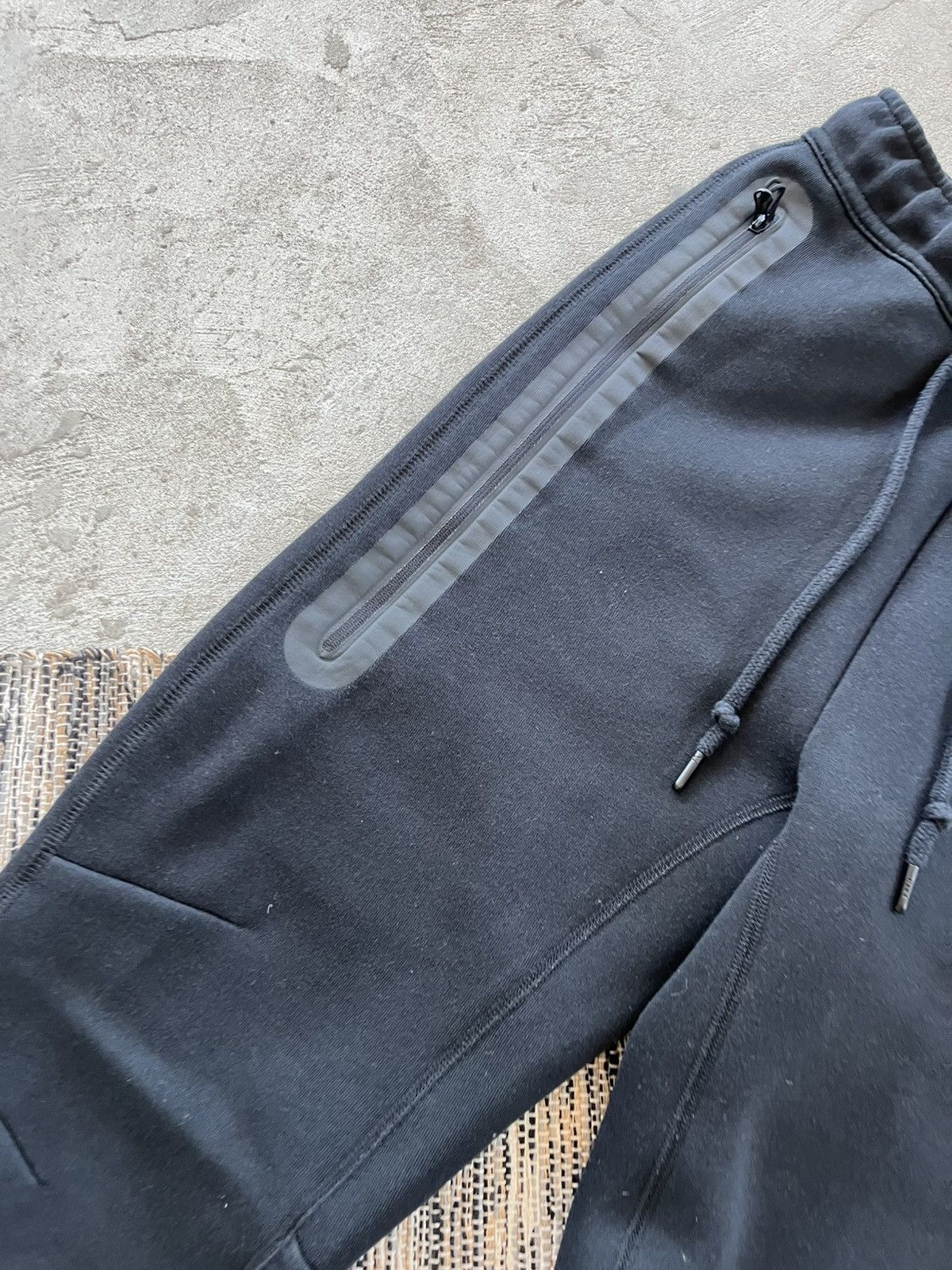 Nike Vintage Nike TechFleece Black Sweatpants Drill Y2K Slim fit Size US 28 / EU 44 - 7 Thumbnail