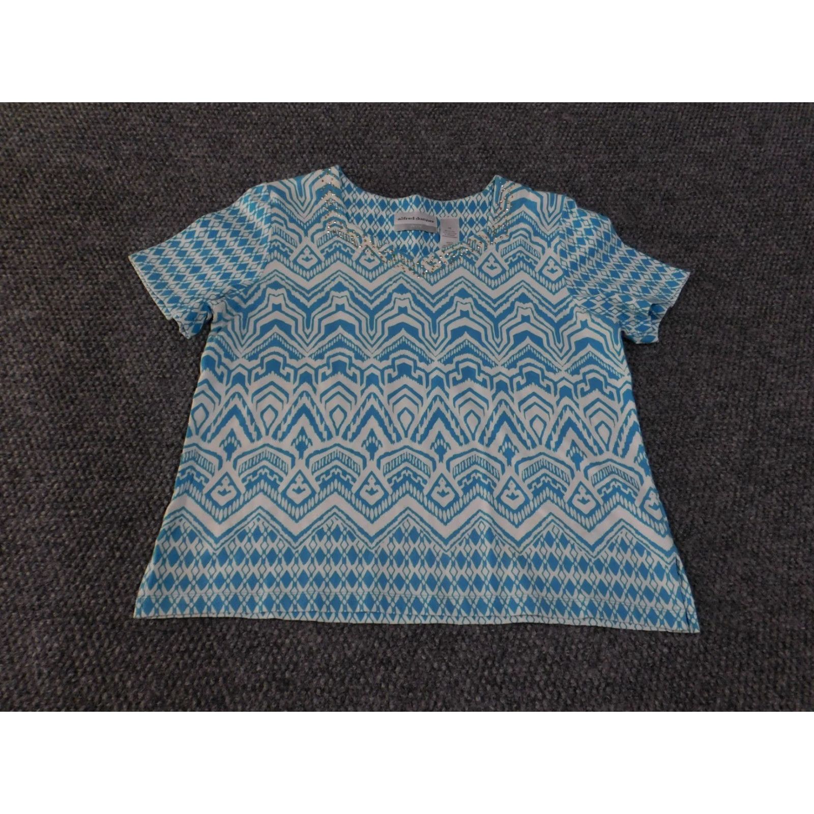 Vintage Alfred Dunner Shirt Womens Petite Small Blue Geometric Short Sleeve Embellished Beaded Top V-Neck Cotton Spandex Regular Fit, Bohemian Modern Size S / US 4 / IT 40 - 3 Thumbnail