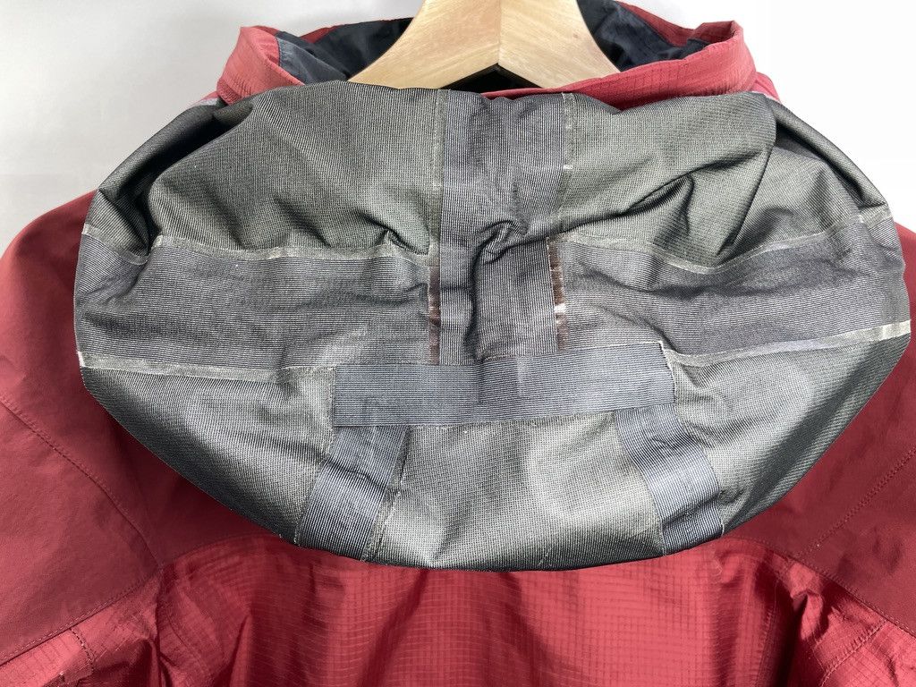 Arc'teryx ARCTERYX Theta AR 2003 Sangria Red Vintage Gore Tex Jacket Size US S / EU 44-46 / 1 - 11 Thumbnail