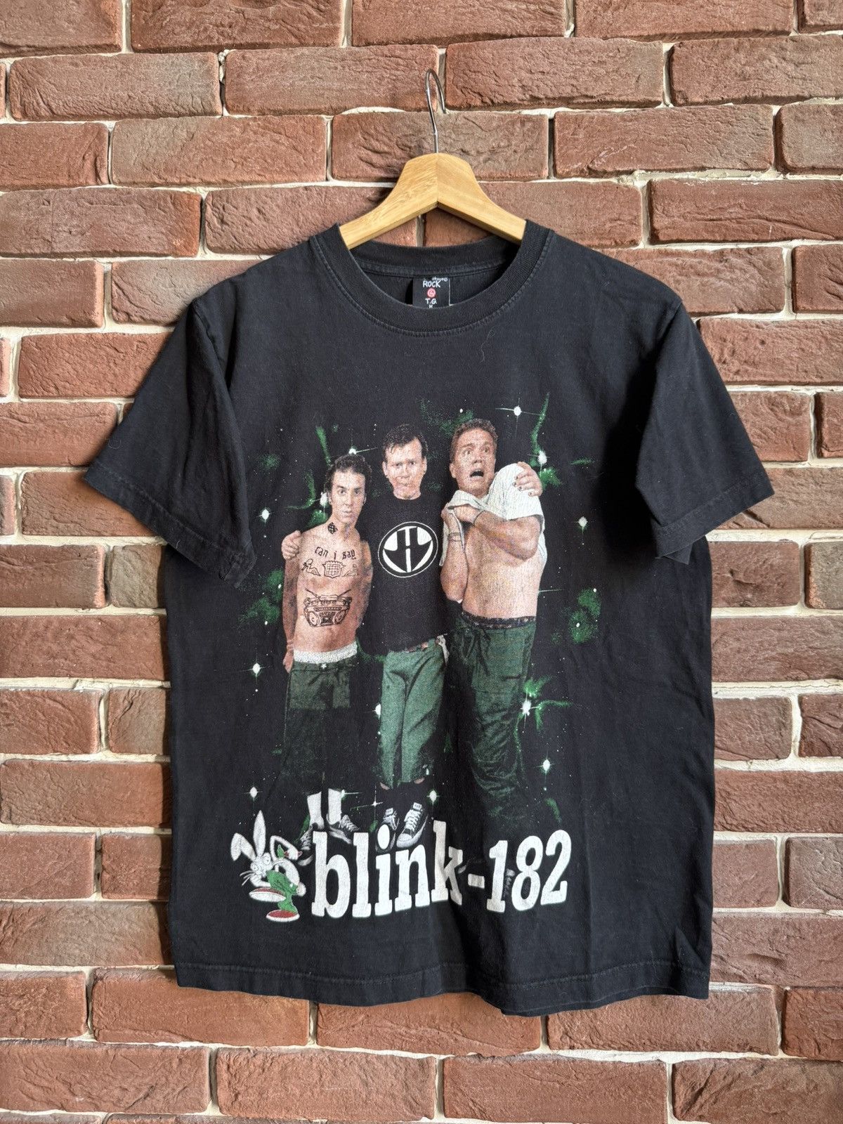 Band Tees Rare Vintage 00s Y2K Blink 182 Crappy Rock Band Tshirt Size US M / EU 48-50 / 2 - 1 Thumbnail