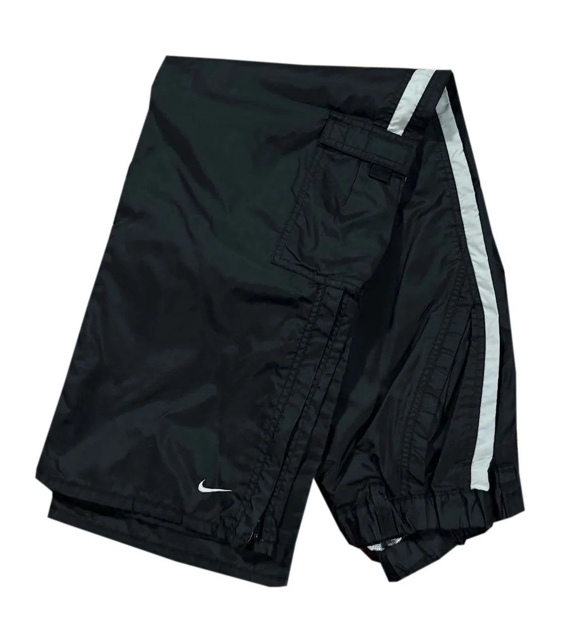 Nike Vintage Nike Black / Grey Cargo Windbreaker Pants (Size S) Size US 30 / EU 46 - 1 Thumbnail