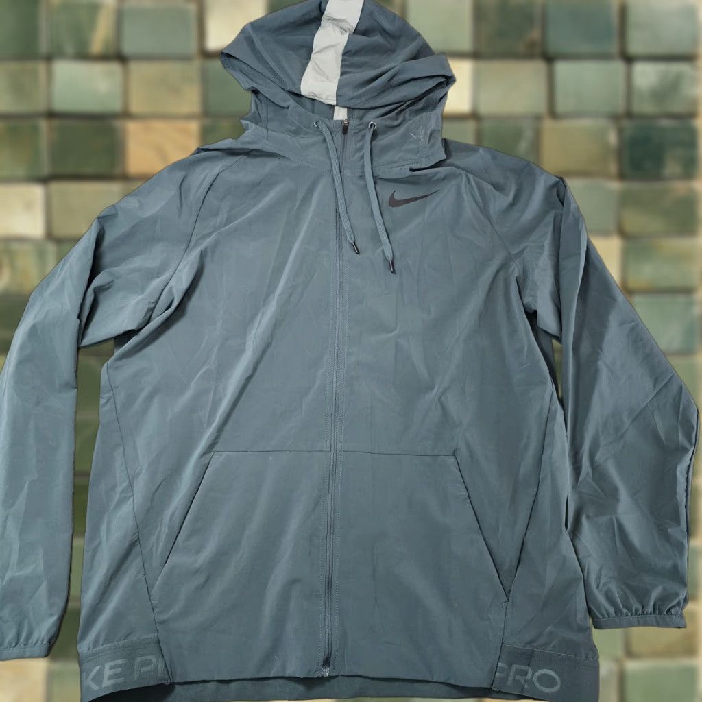Nike Nike Dri-FIT Jacket Mens XL Green Hooded Full Zip Windbreaker Training Running Size US XL / EU 56 / 4 - 1 Thumbnail