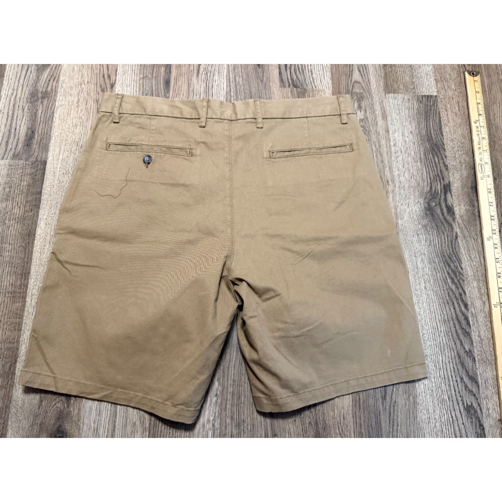 Old Navy Old Navy Shorts Men Cargo Shorts Slim Built in Flex 36 Brown Cotton Front Flat Pockets 8in Inseam Regular Size 36 Casual Everyday Vintage No N/A Size US 36 / EU 52 - 2 Thumbnail