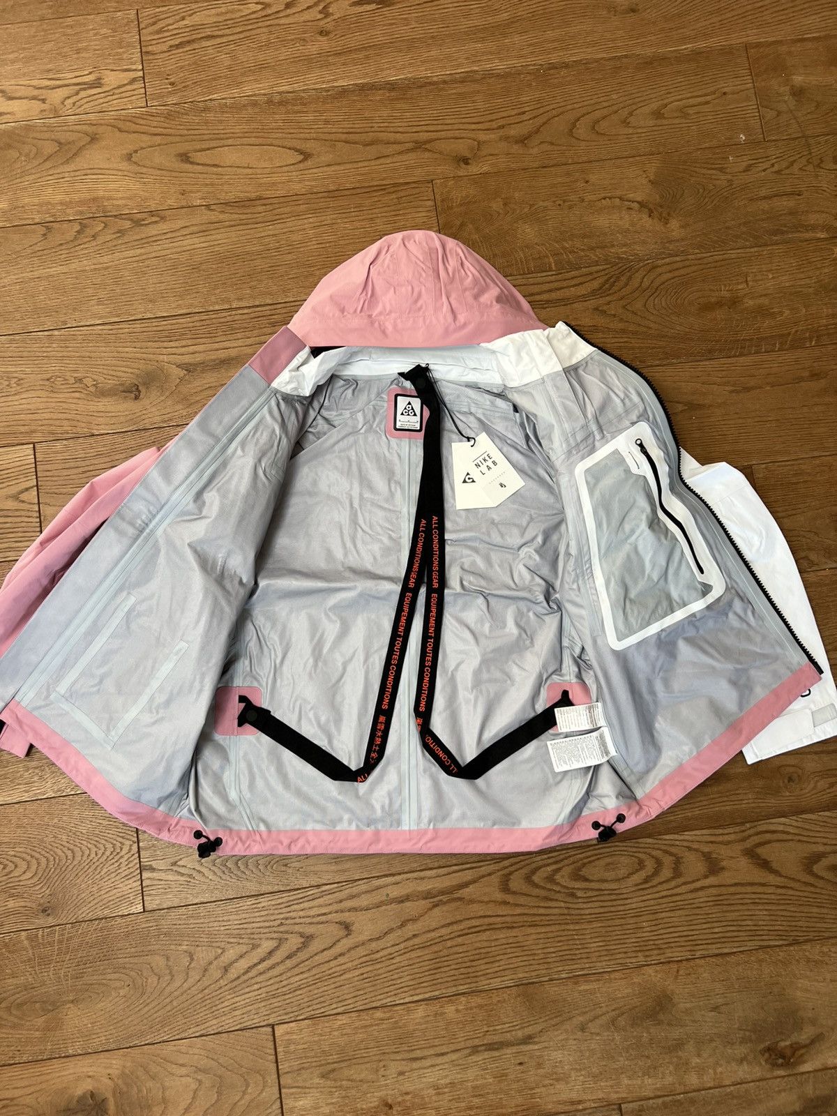 Nike ACG Nike ACG J13 ss18 goretex Medium new Size US M / EU 48-50 / 2 - 10 Thumbnail