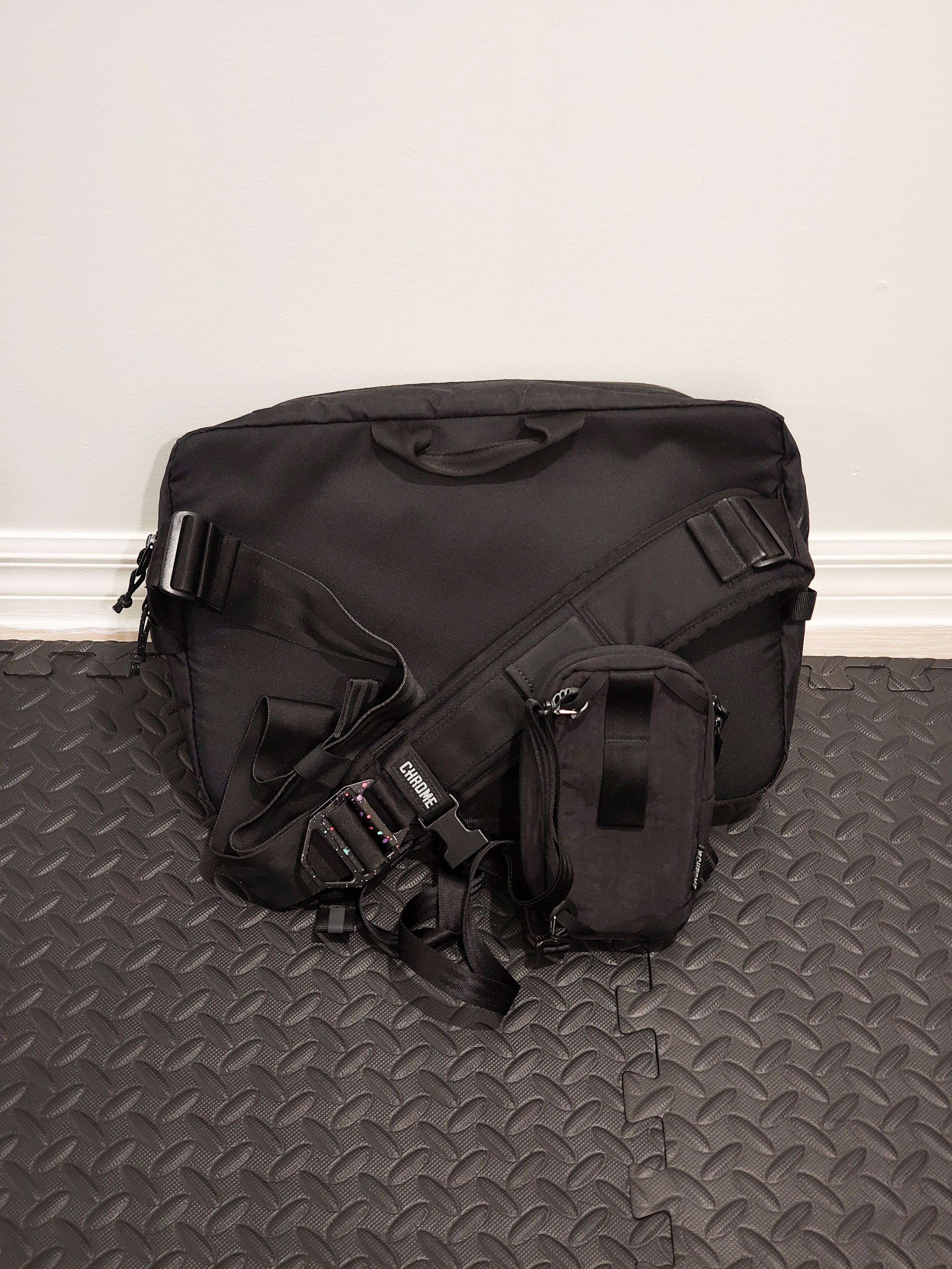 Chrome Industries Kadet Max 15L Slide Sling XRF Front & Logan Pouch 1L BUNDLE Size ONE SIZE - 2 Thumbnail