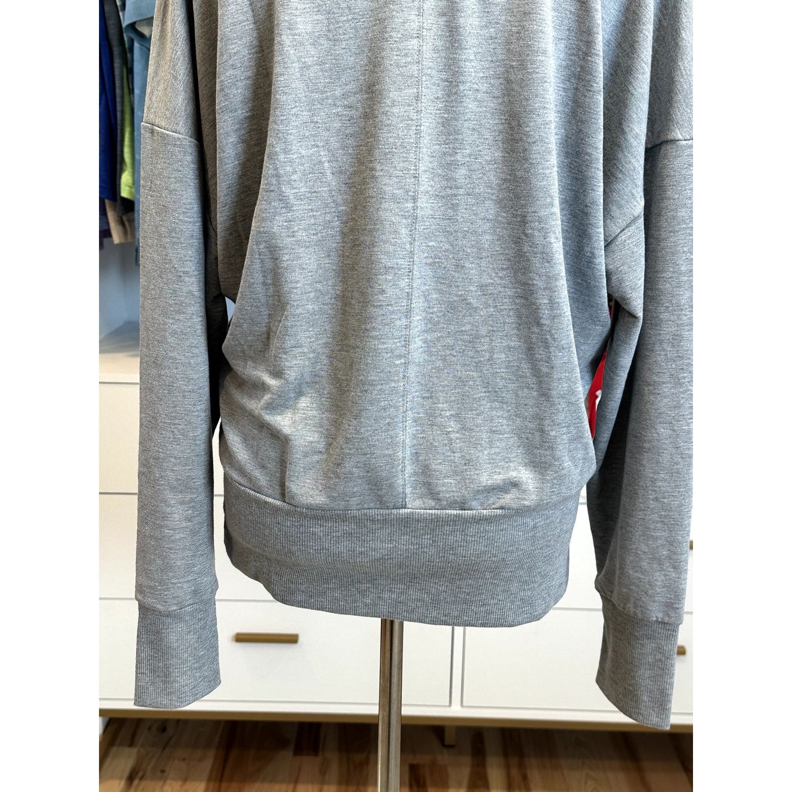 Other Tahari Sport Gray Relaxed Fit Long Sleeve Athleisure Top M Size M / US 6-8 / IT 42-44 - 6 Thumbnail