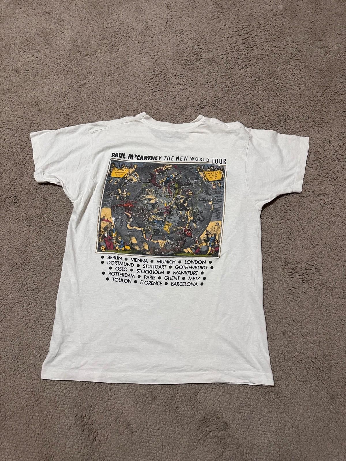 Fruit Of The Loom Vintage PAUL MCCARTNEY New World Tour 1993 Concert T-SHIRT Size US L / EU 52-54 / 3 - 7 Thumbnail
