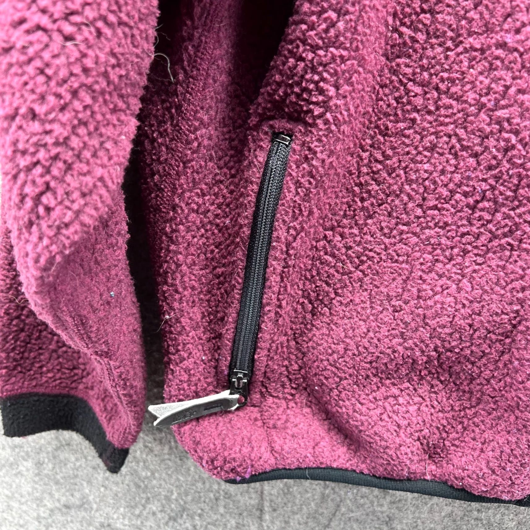 Vintage VINTAGE REI Fleece Jacket Women Small Burgundy Full Zip Sherpa Sweater Bomber Jacket Size S / US 4 / IT 40 - 7 Thumbnail