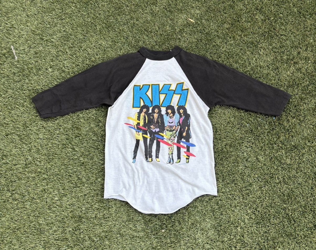 KISS Vintage Kiss 80s Asylum tour raglan shirt Size US L / EU 52-54 / 3 - 1 Thumbnail