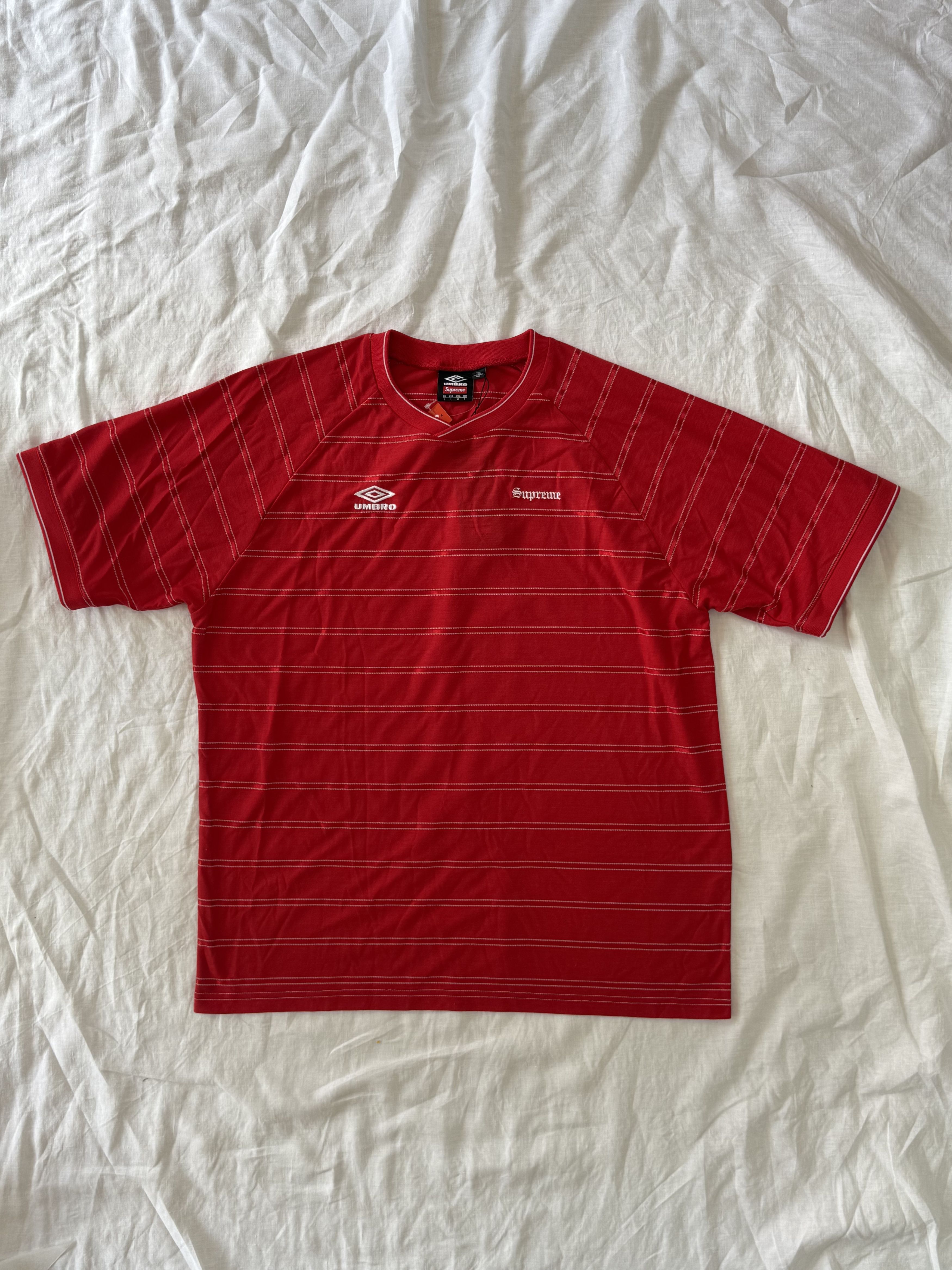 Supreme Supreme x Umbro Jersey - 2025 - Red Size US L / EU 52-54 / 3 - 2 Thumbnail