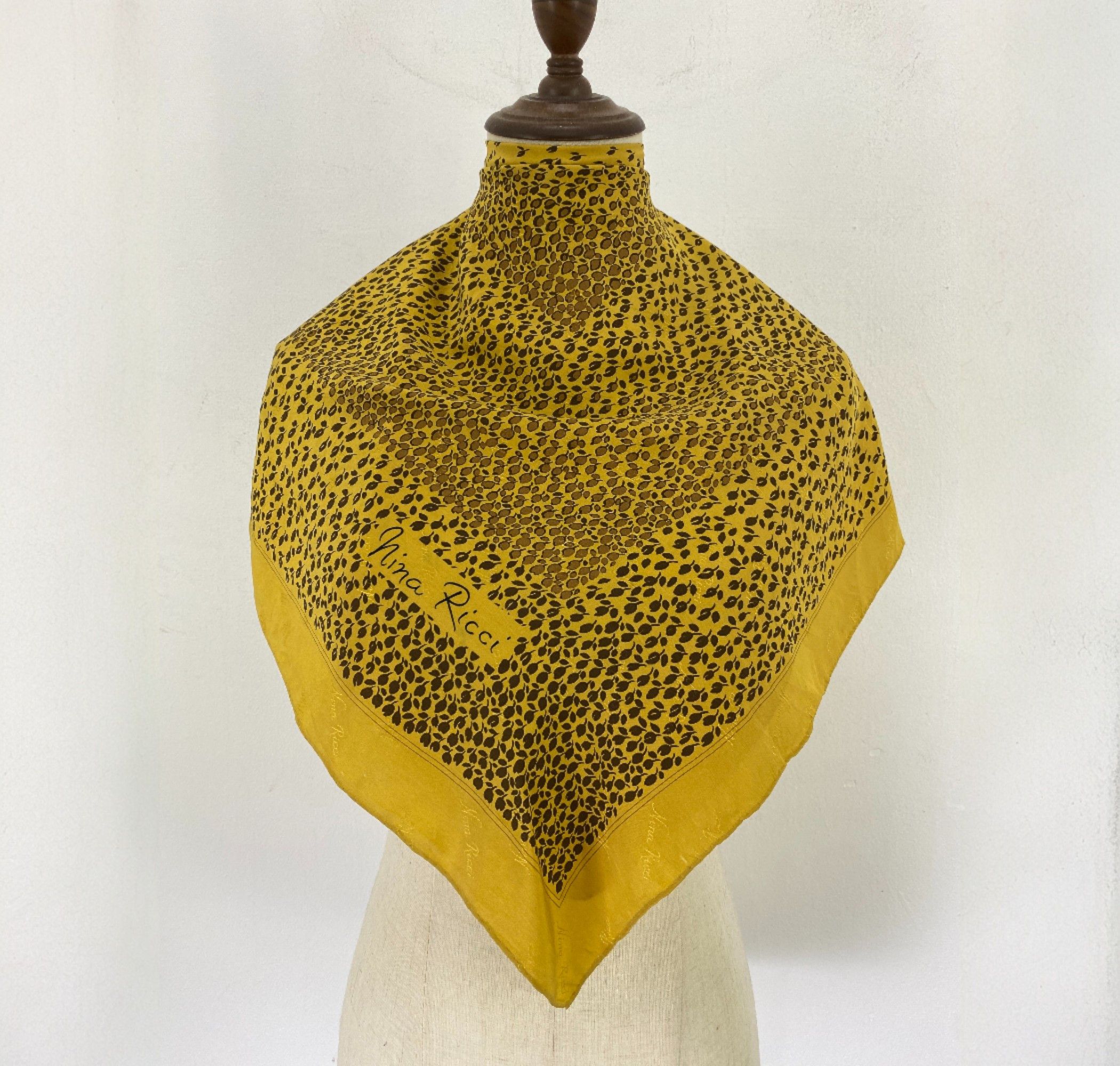 Other Vintage Nina Ricci Leopard Print Silk Scarf SN0270 Size ONE SIZE - 1 Thumbnail