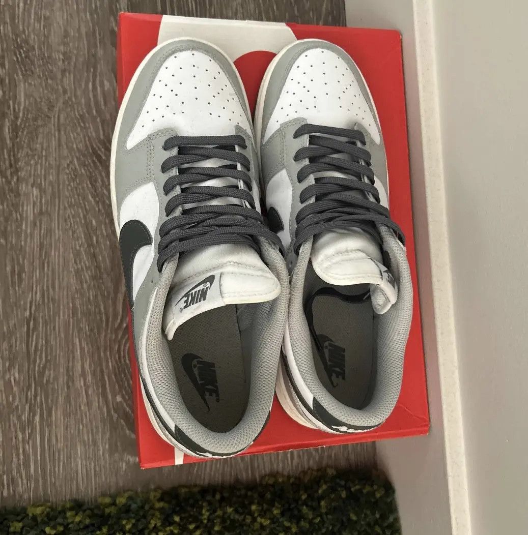 Nike Nike Dunk Low Light Smoke Grey Size US 12 / IT 42 - 4 Thumbnail